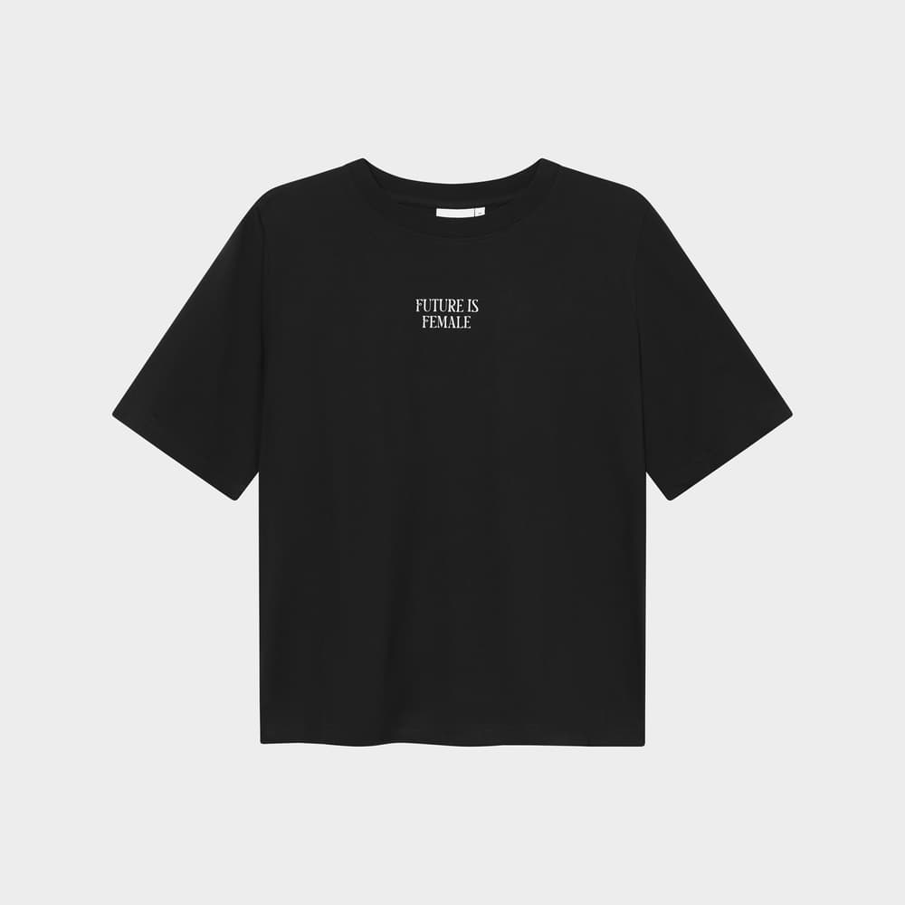 T-shirt Vadstena Future is Female Black