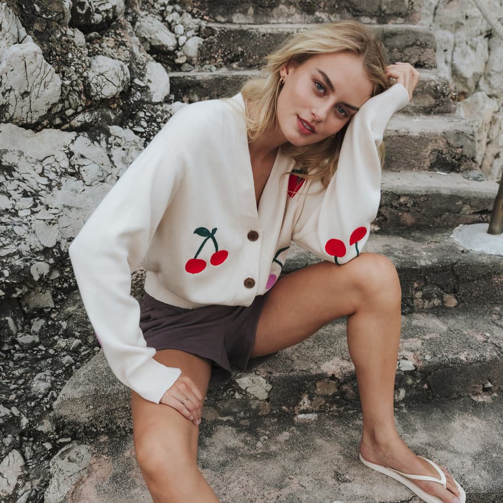 Cardigan Kanan Application Berries Vanilla White