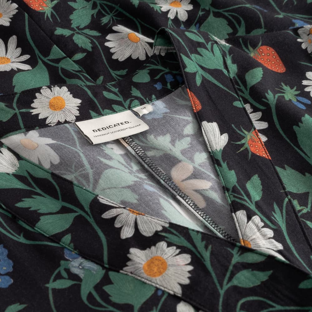 Dress Kallvik Strawberry Field Black