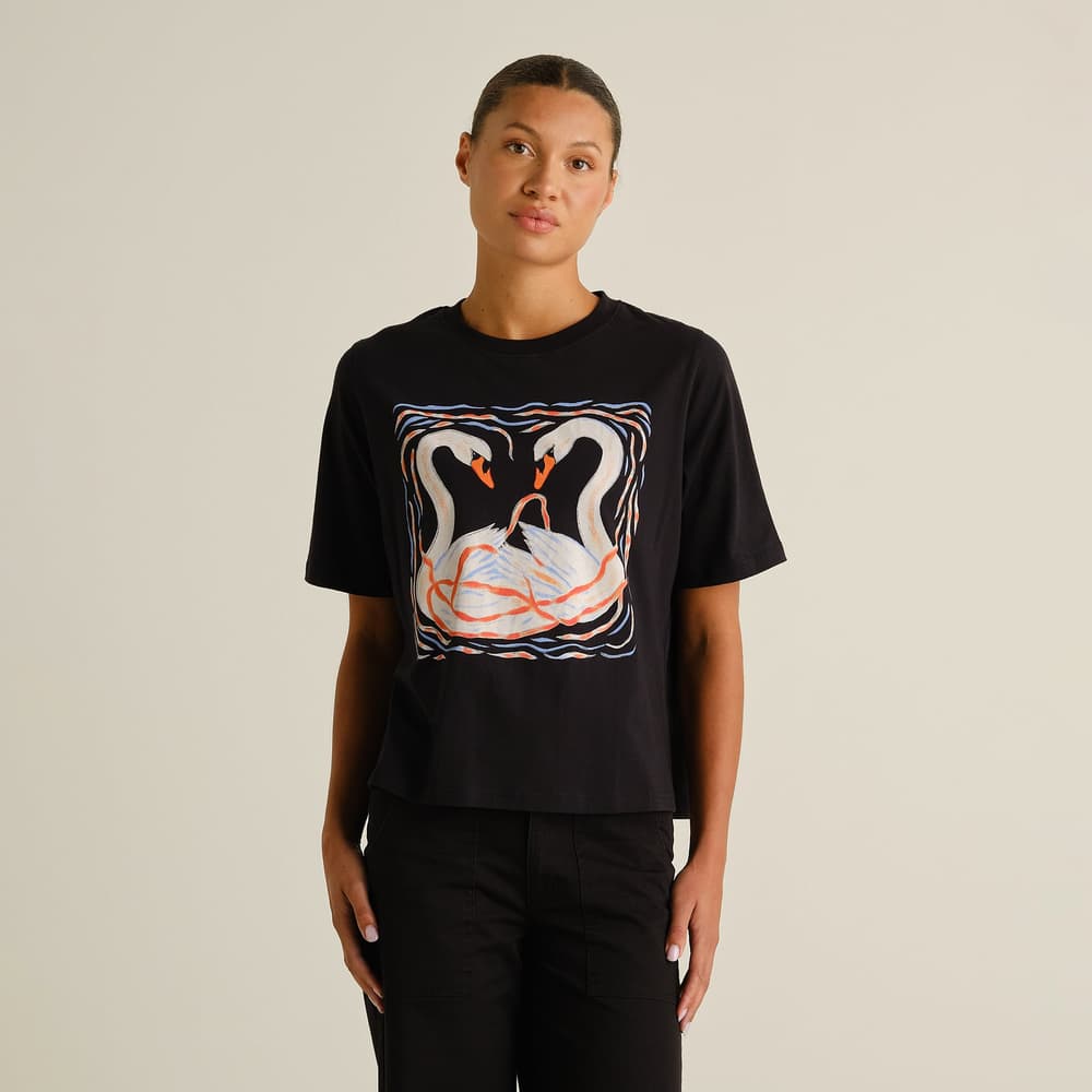 T-shirt Vadstena Painted Swans Black