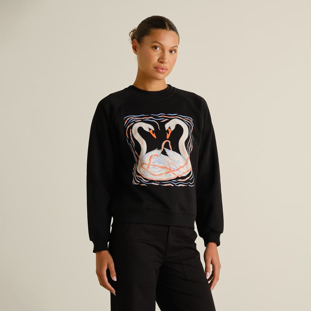 Sweatshirt Ystad Painted Swans Black