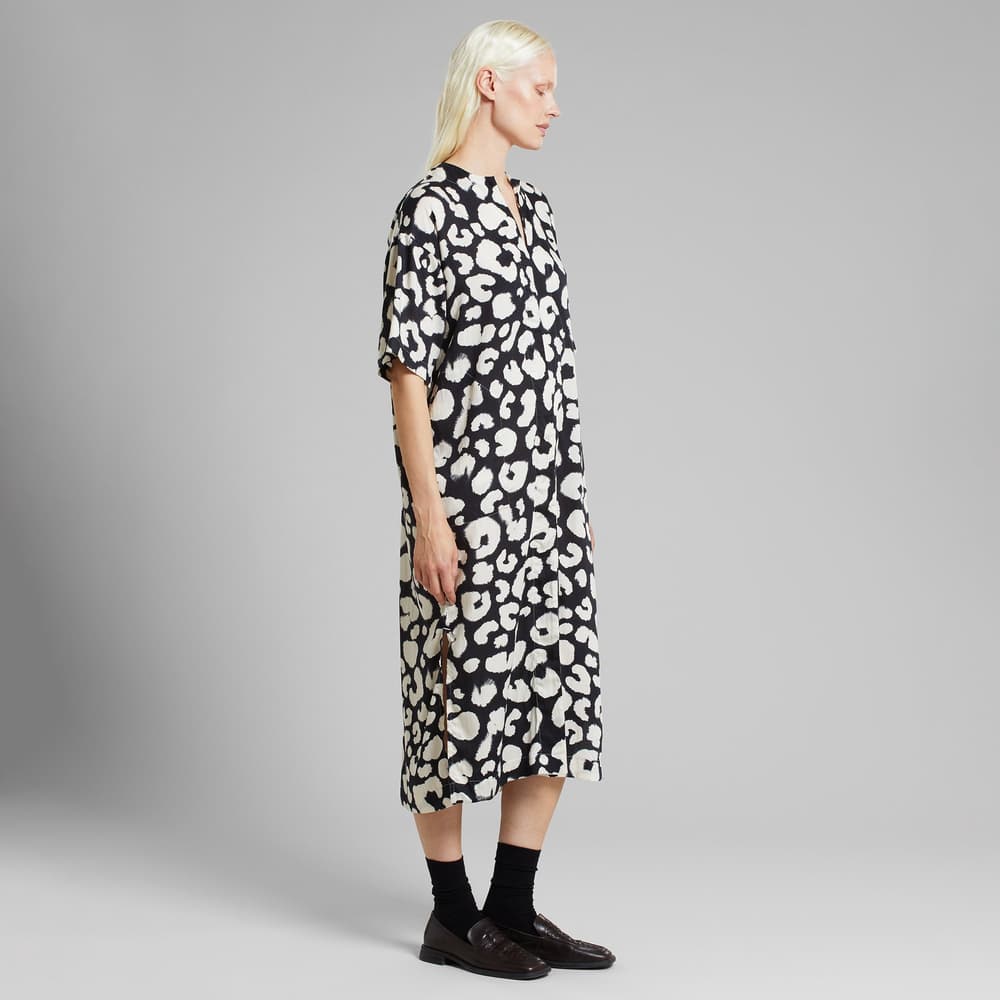 Kaftan Skillinge Painted Leopard Black