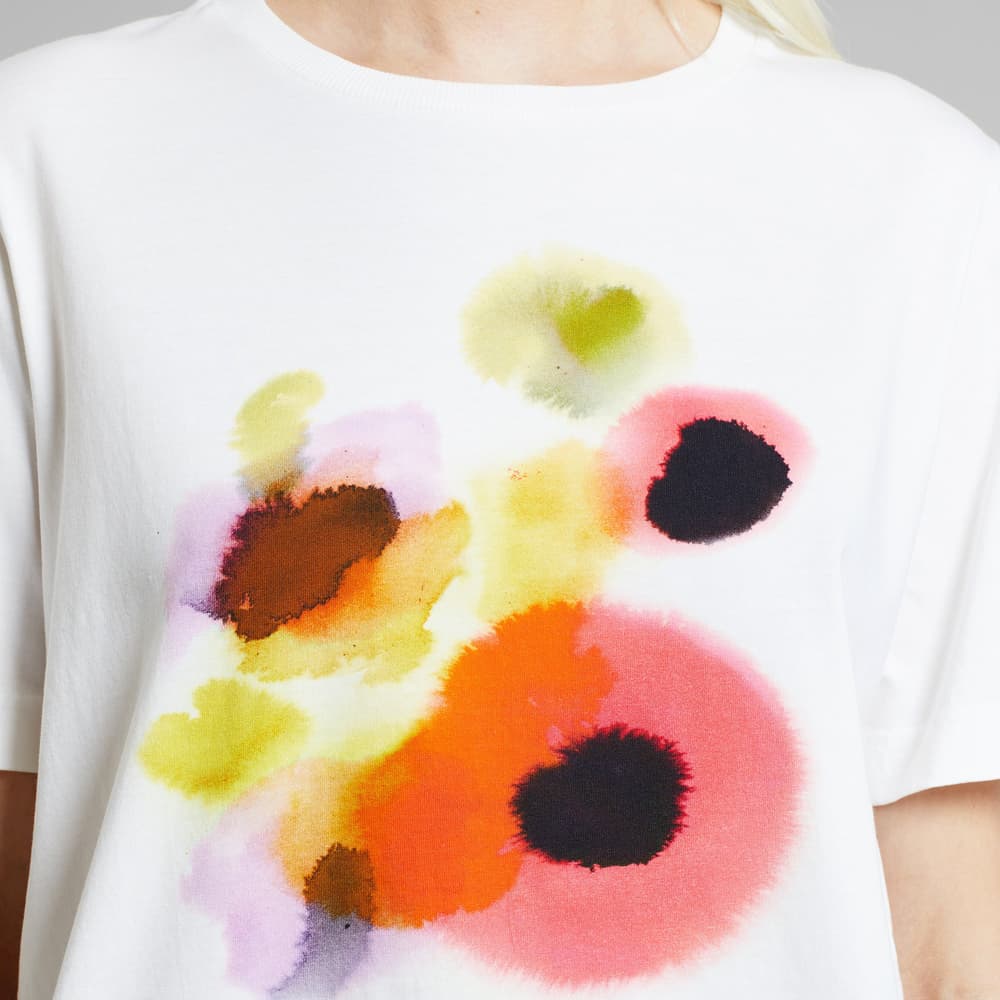 T-shirt Vadstena Abstract Flowers White