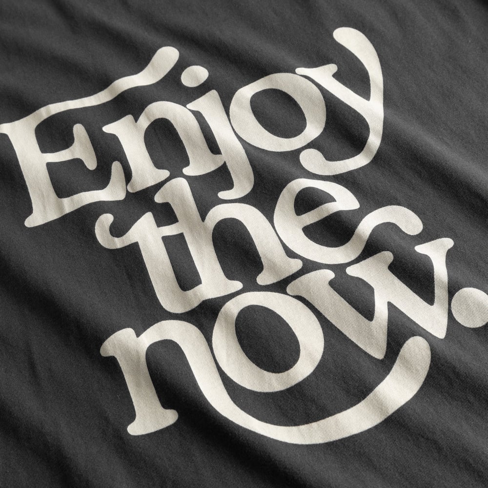 T-shirt Stockholm Enjoy The Now Charcoal