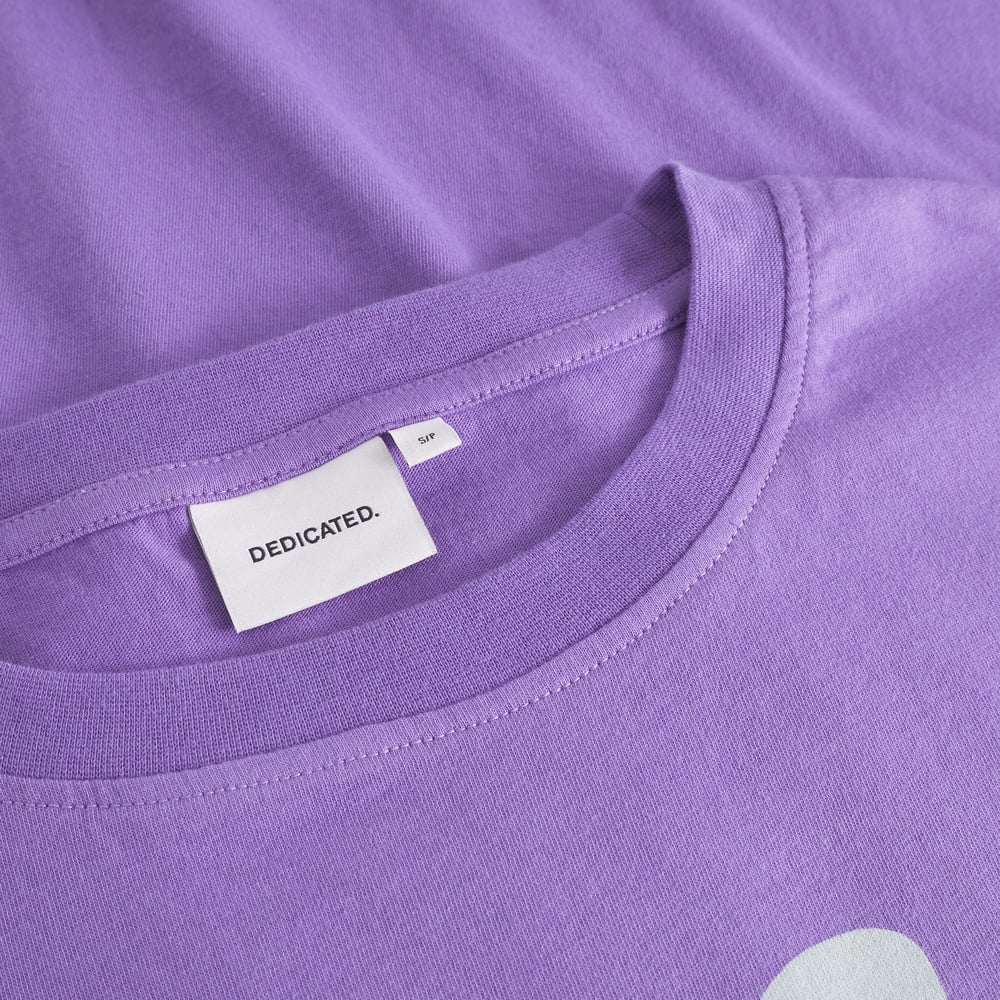 T-shirt Vadstena Winter Blossoms Paisley Purple