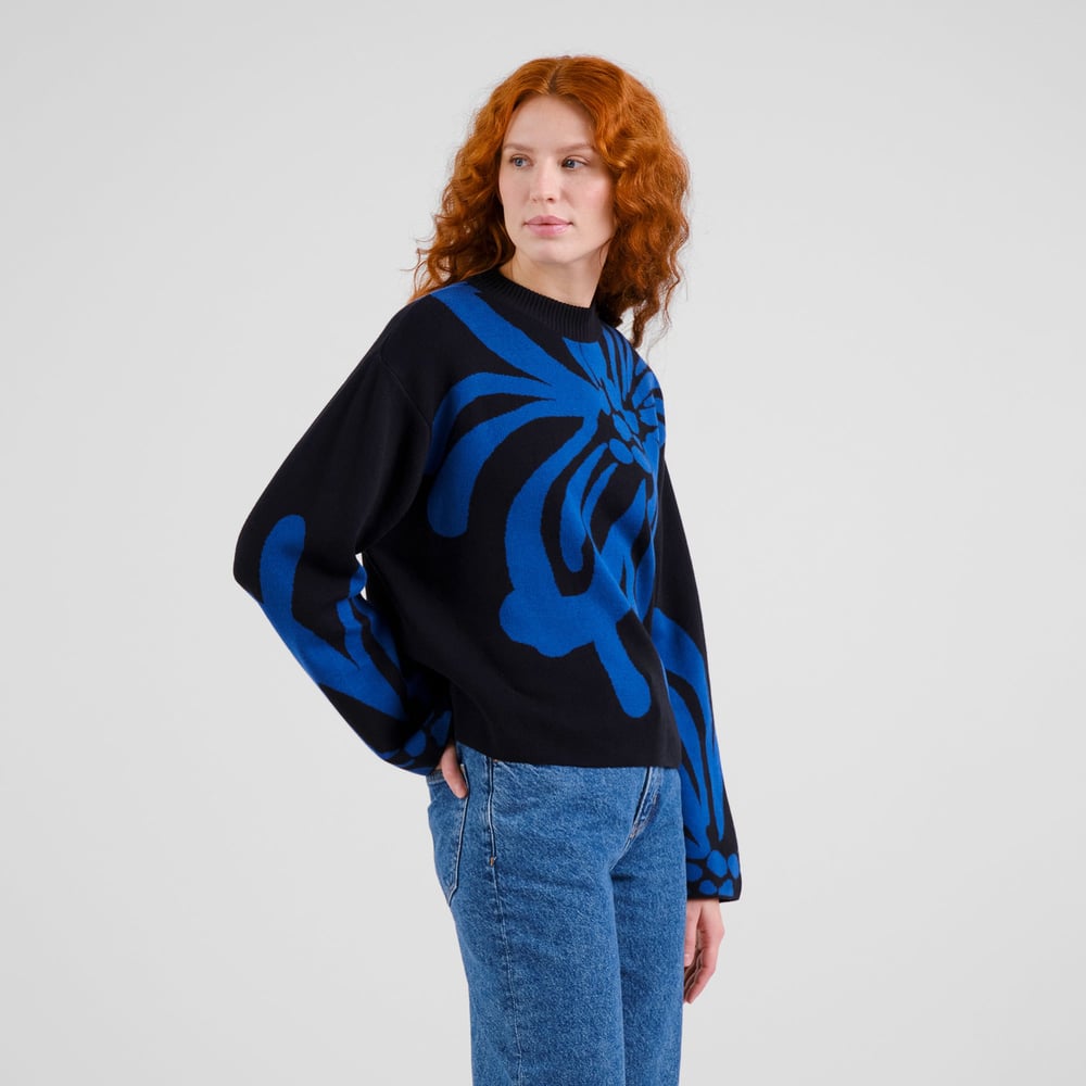 Sweater Limhamn Big Flower Blue
