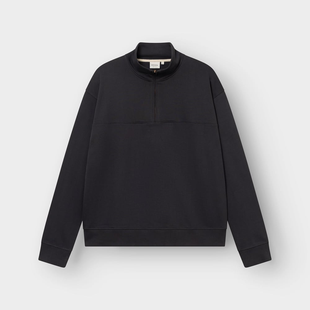 The Dedicated Half Zip Sweatshirt Sandvalla in Phantom Black, seen from the front in a clean studio shot.
