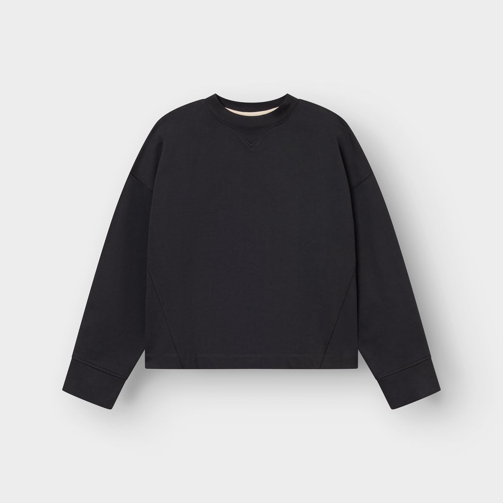 The women's Sweatshirt Gia in Phantom Black, photographed as a flat lay to show its shape and details.