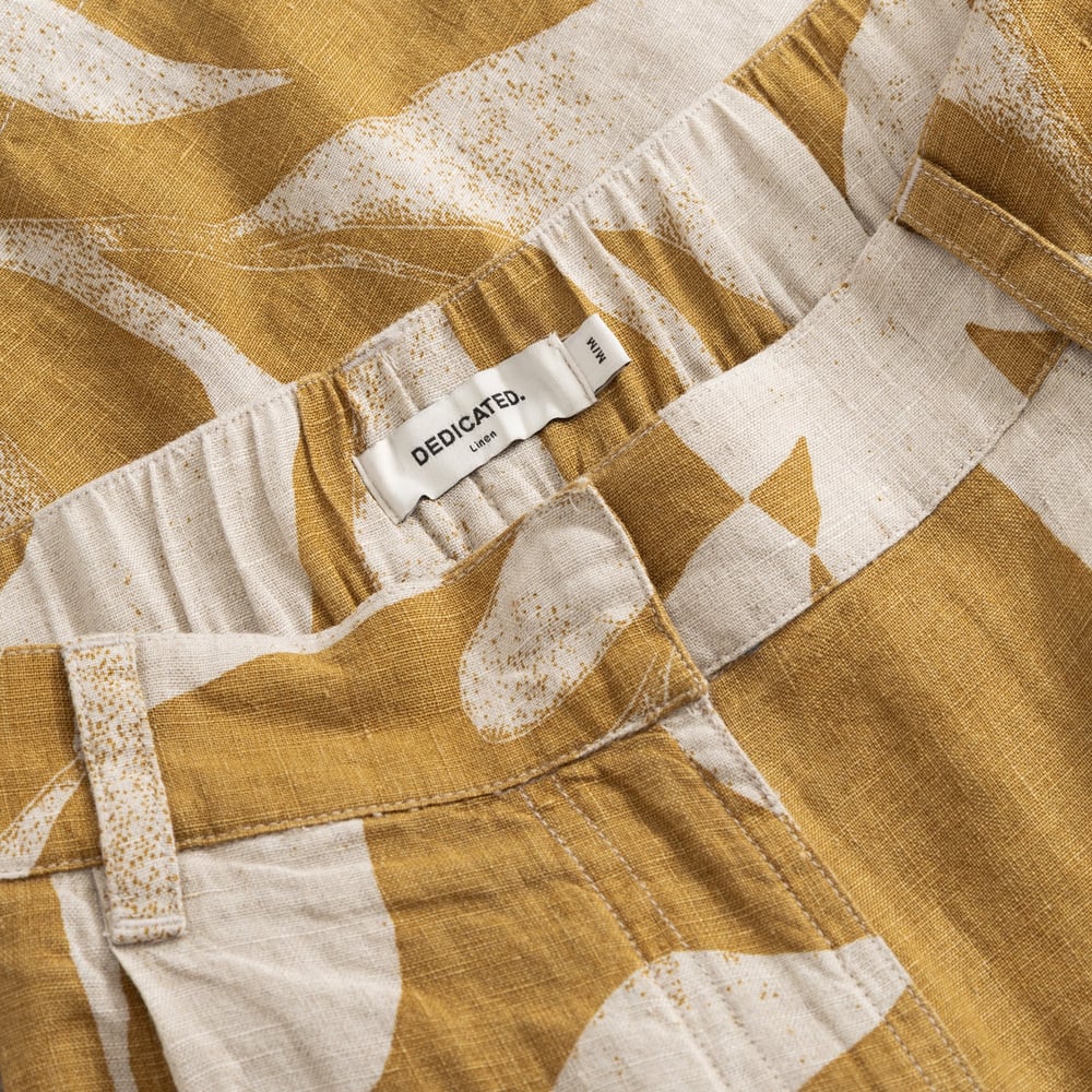 Shorts Djupvik Linen Abstract Leaf Bronze Yellow