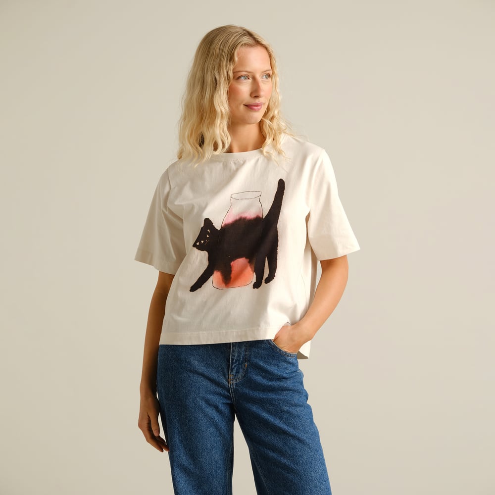 T-shirt Vadstena Black Ink Cat Off-White