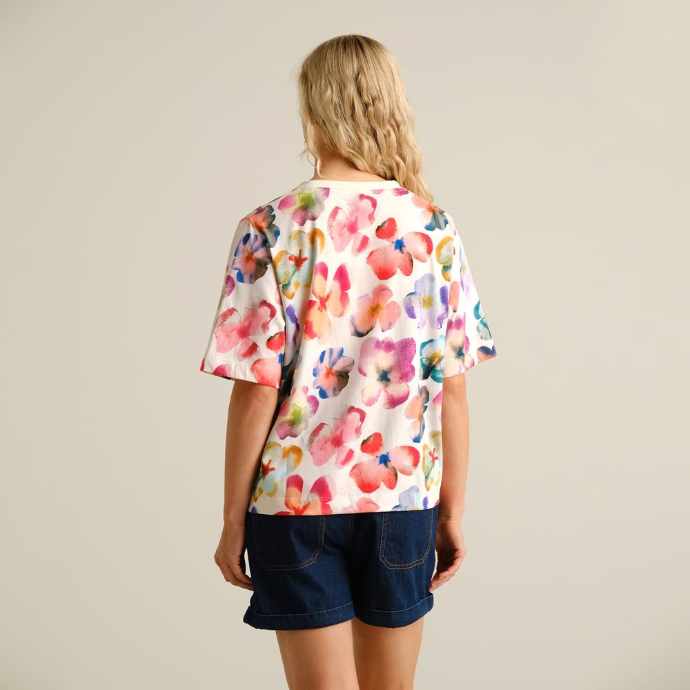 T-shirt Vadstena Flower Cut Egg White