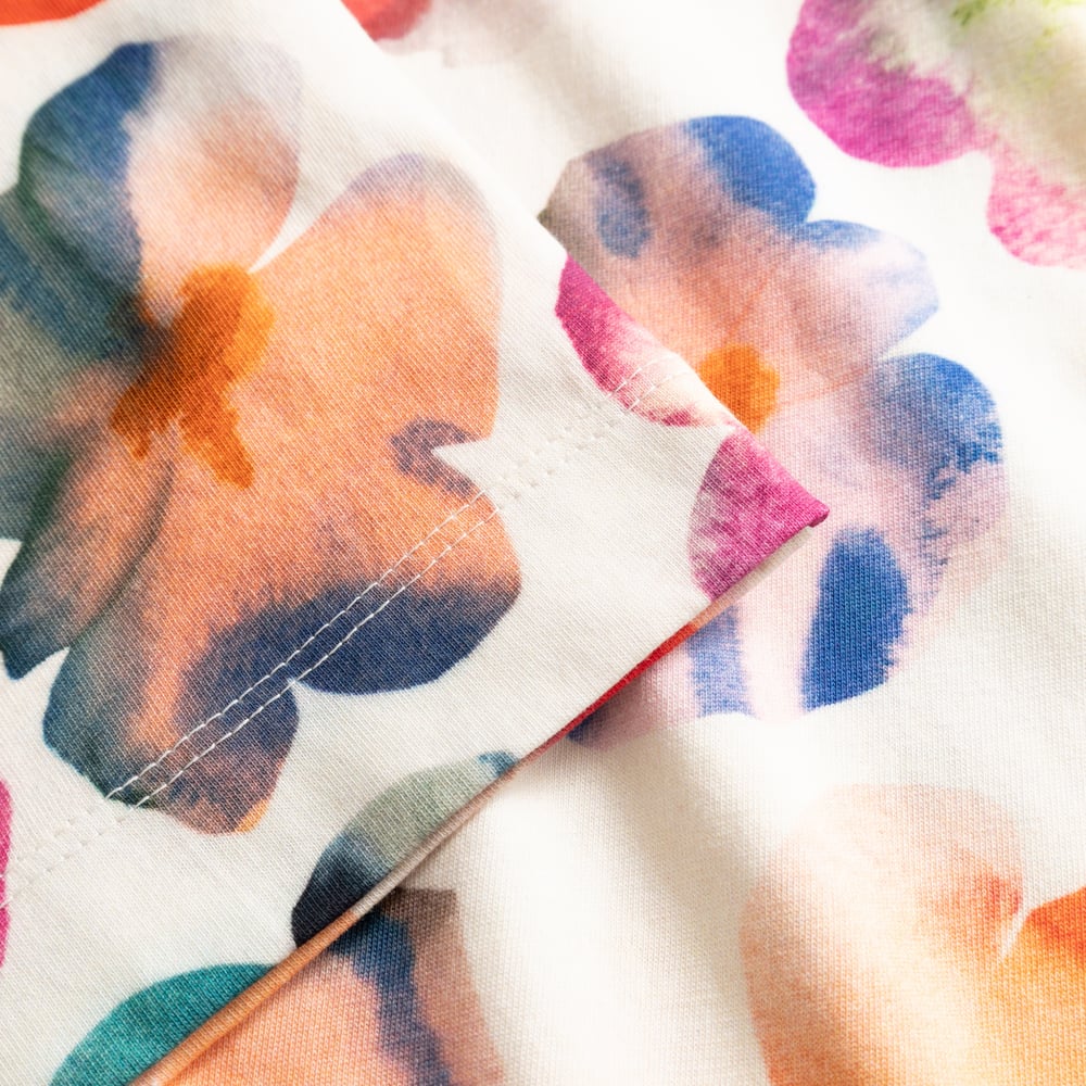 T-shirt Vadstena Flower Cut Egg White