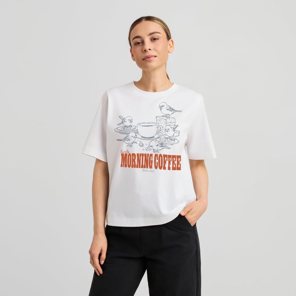 T-shirt Vadstena Morning Coffee White