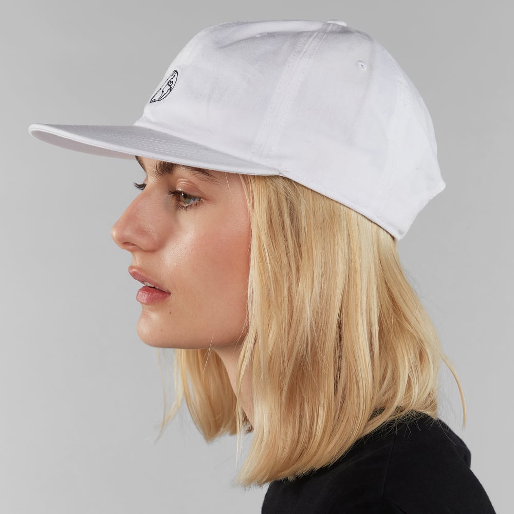 Unconstructed Cap Globe White