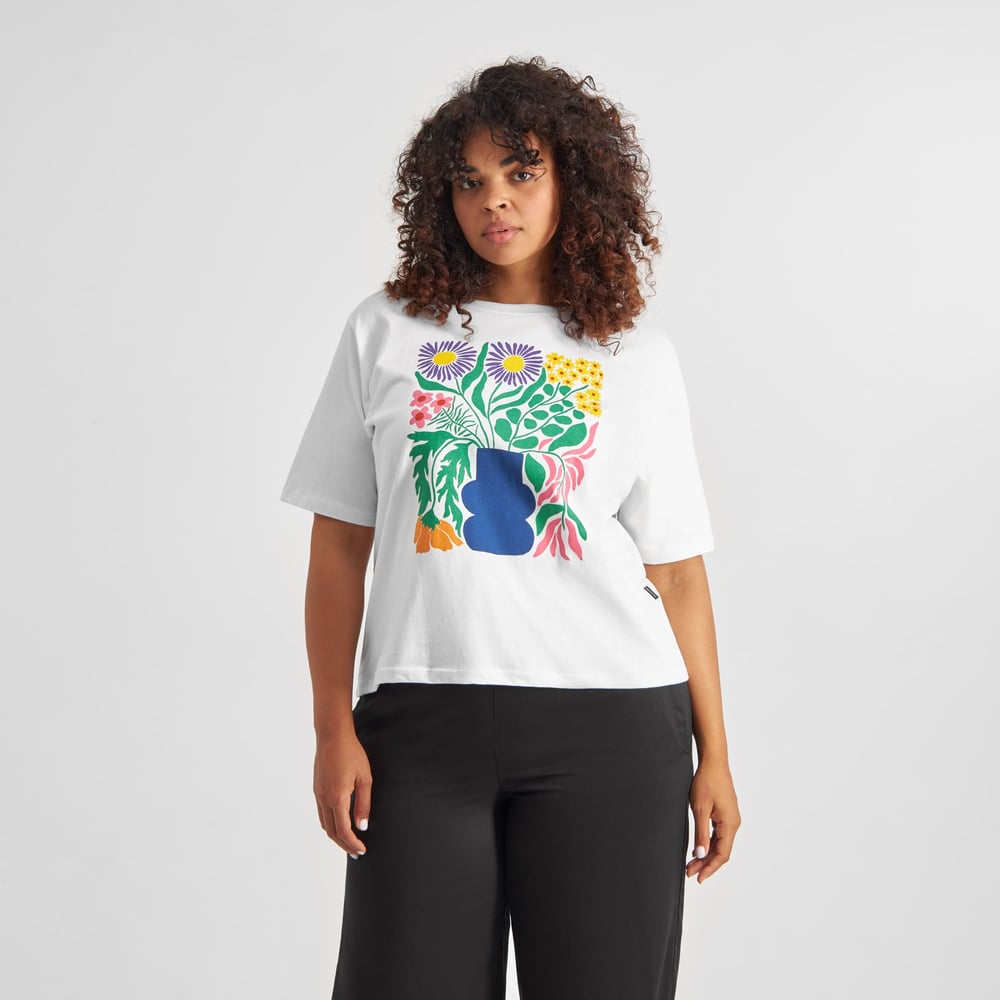 T-shirt Vadstena Cottage Flowers White