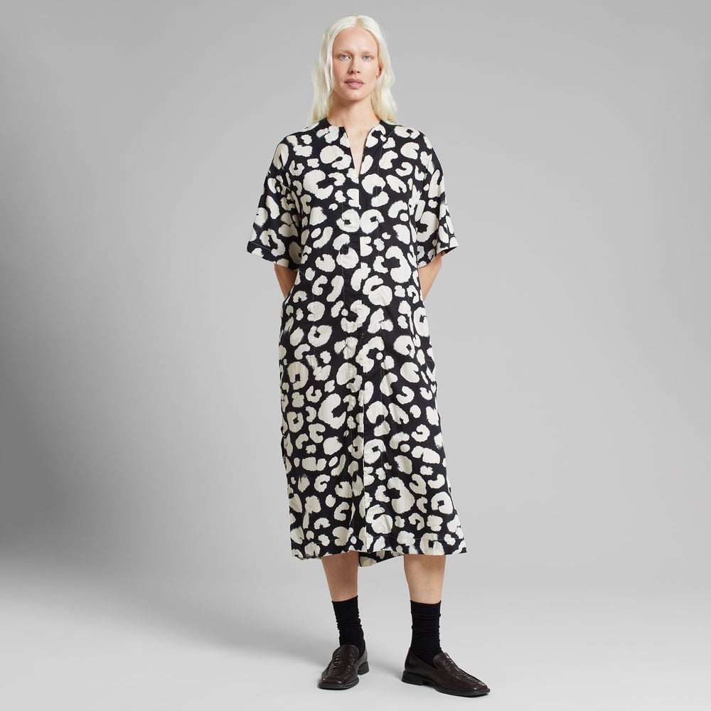 Kaftan Skillinge Painted Leopard Black