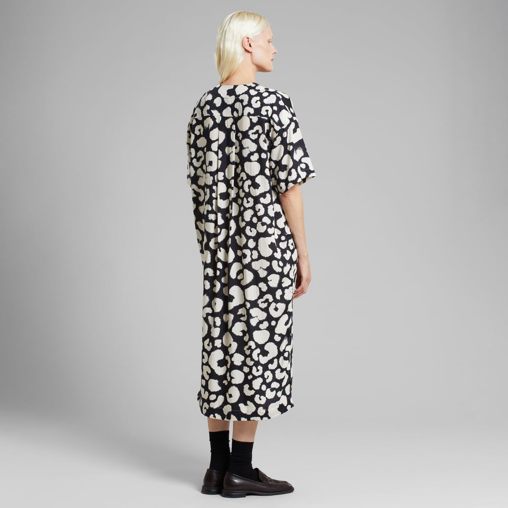 Kaftan Skillinge Painted Leopard Black