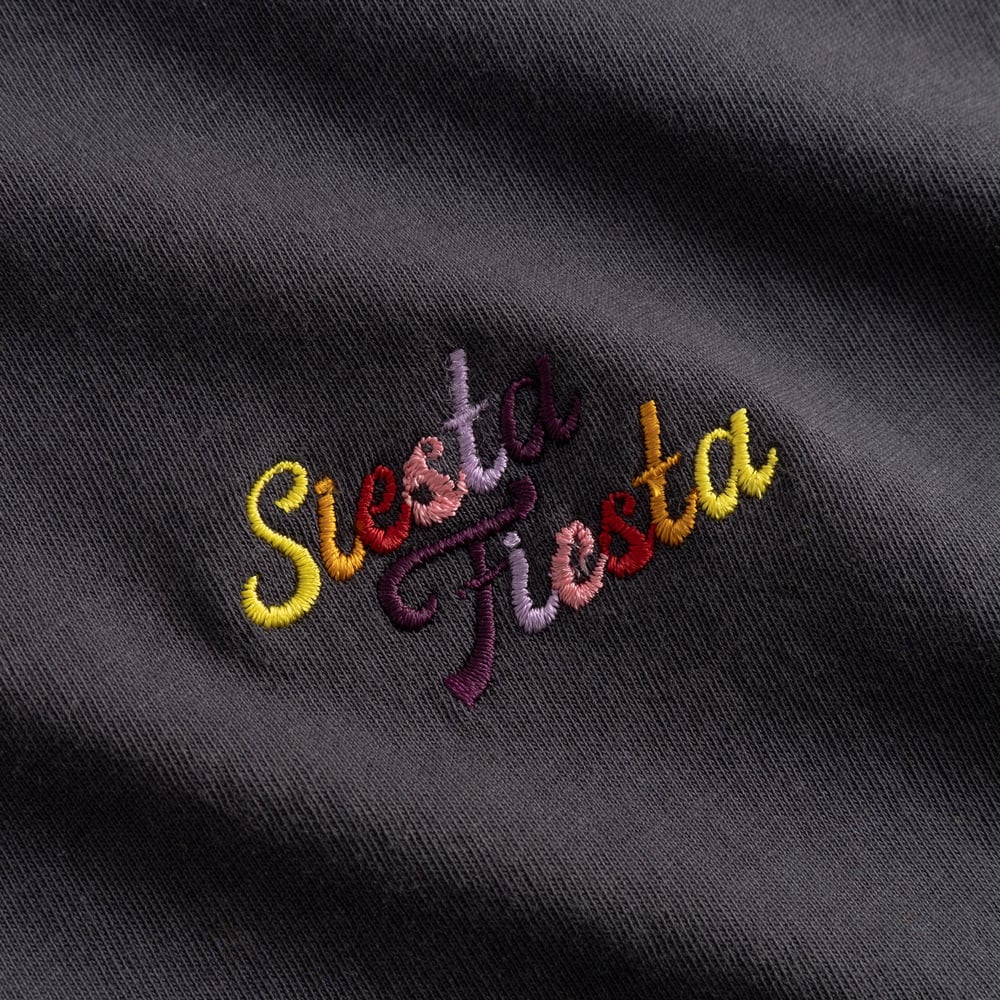 T-shirt Visby Siesta Fiesta Text Charcoal