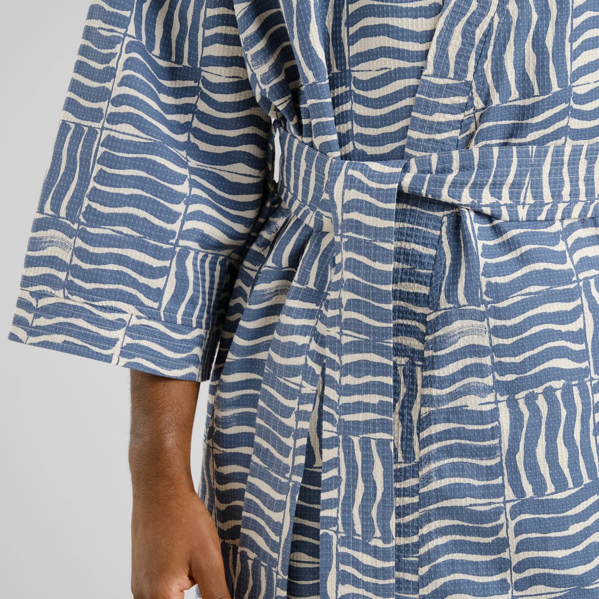 Glabo Bathrobe Wave Tiles Blue