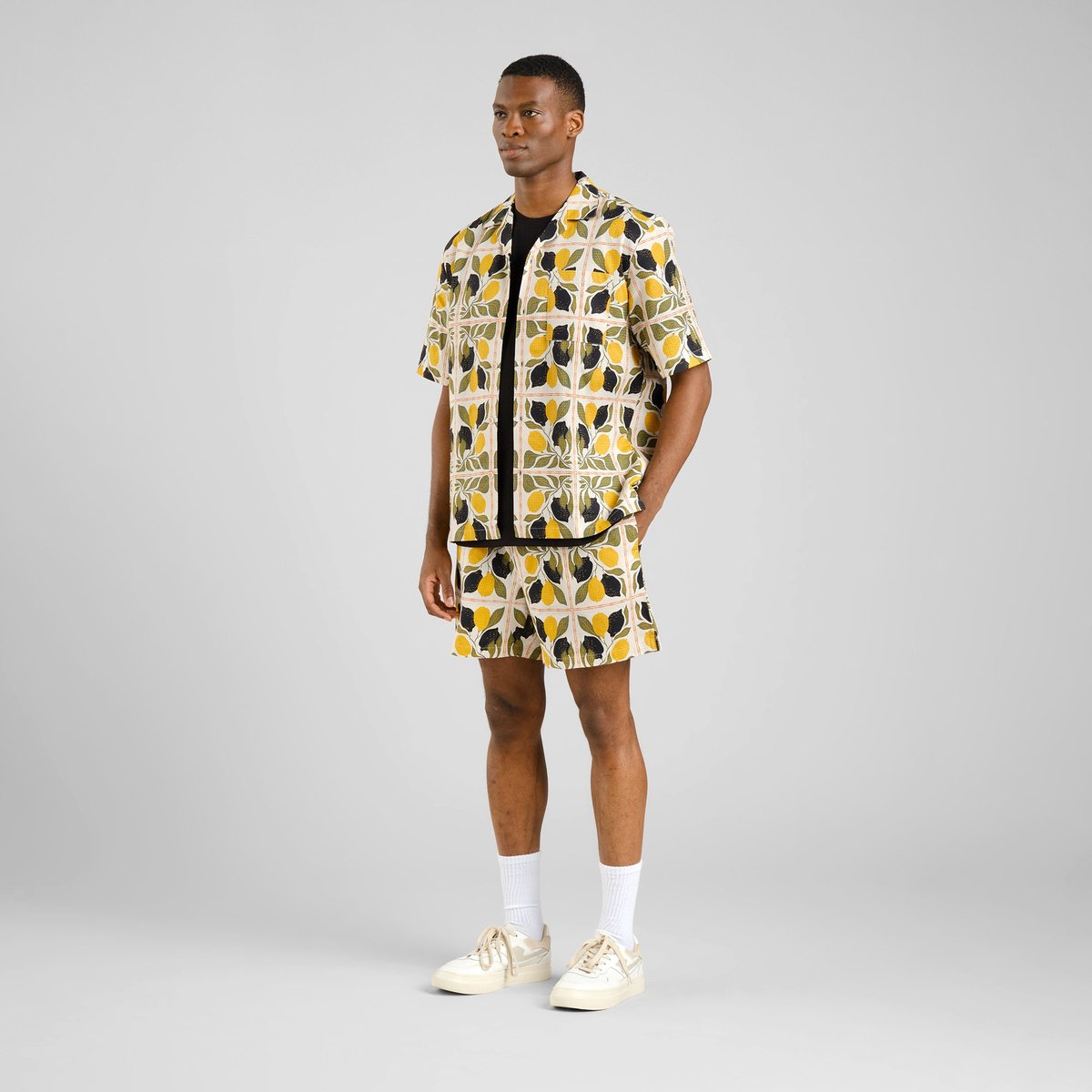 Shorts Essingen Lemon Tiles Oat White