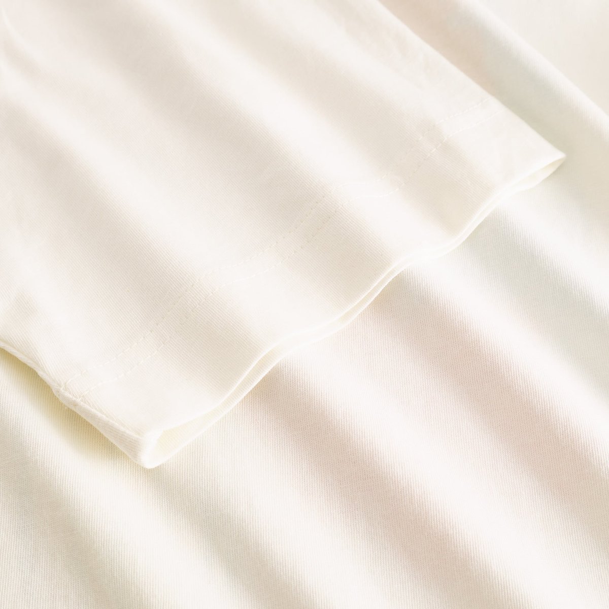 T-shirt Vadstena Flower Vase Off-White