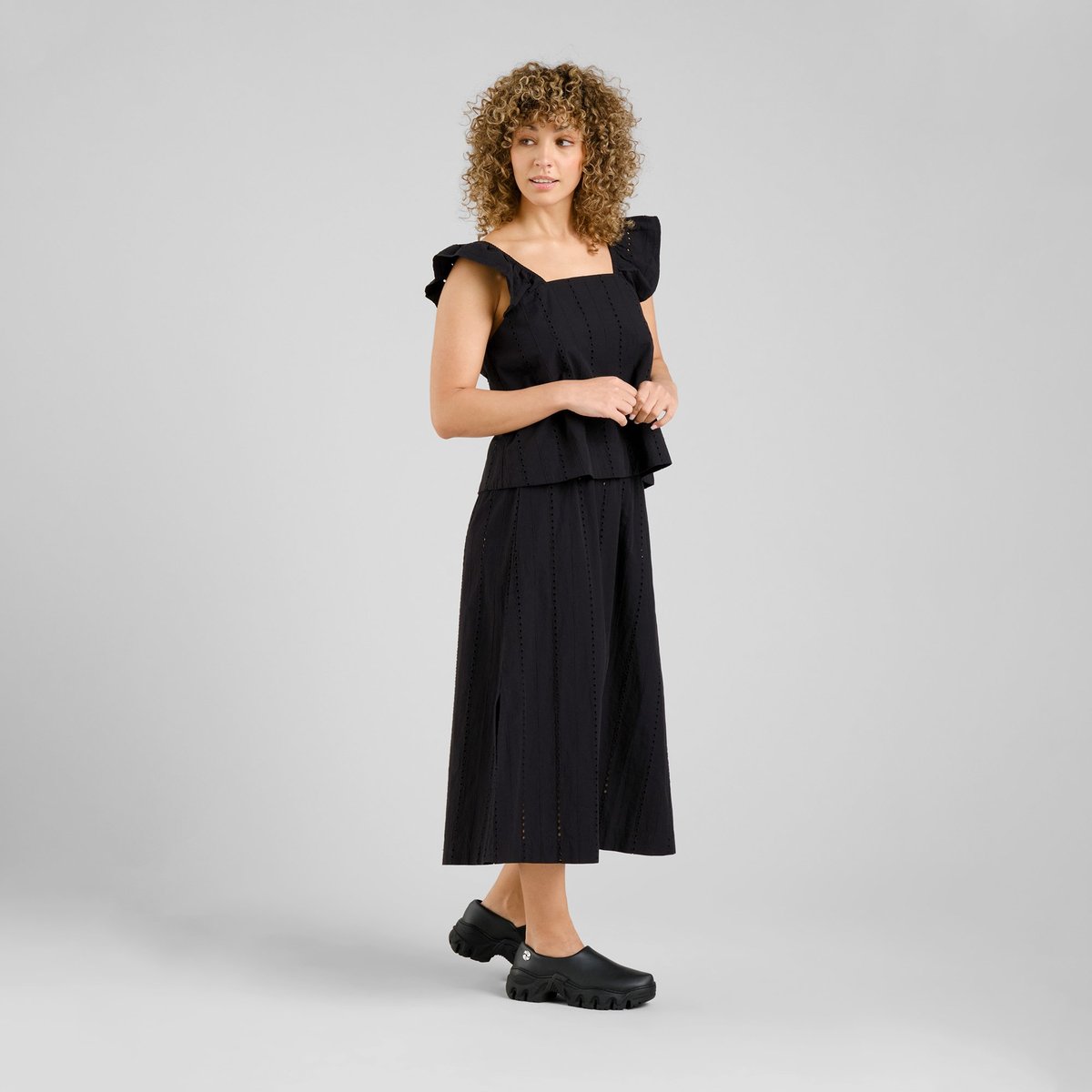 Skirt Viken Schiffli Black