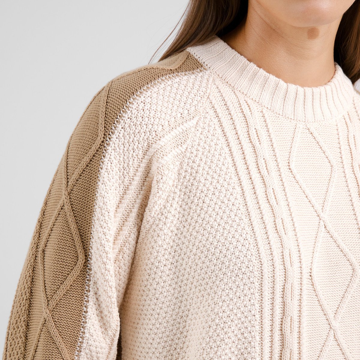 Sweater Husie Cable Knit Vanilla White/Kelp Beige