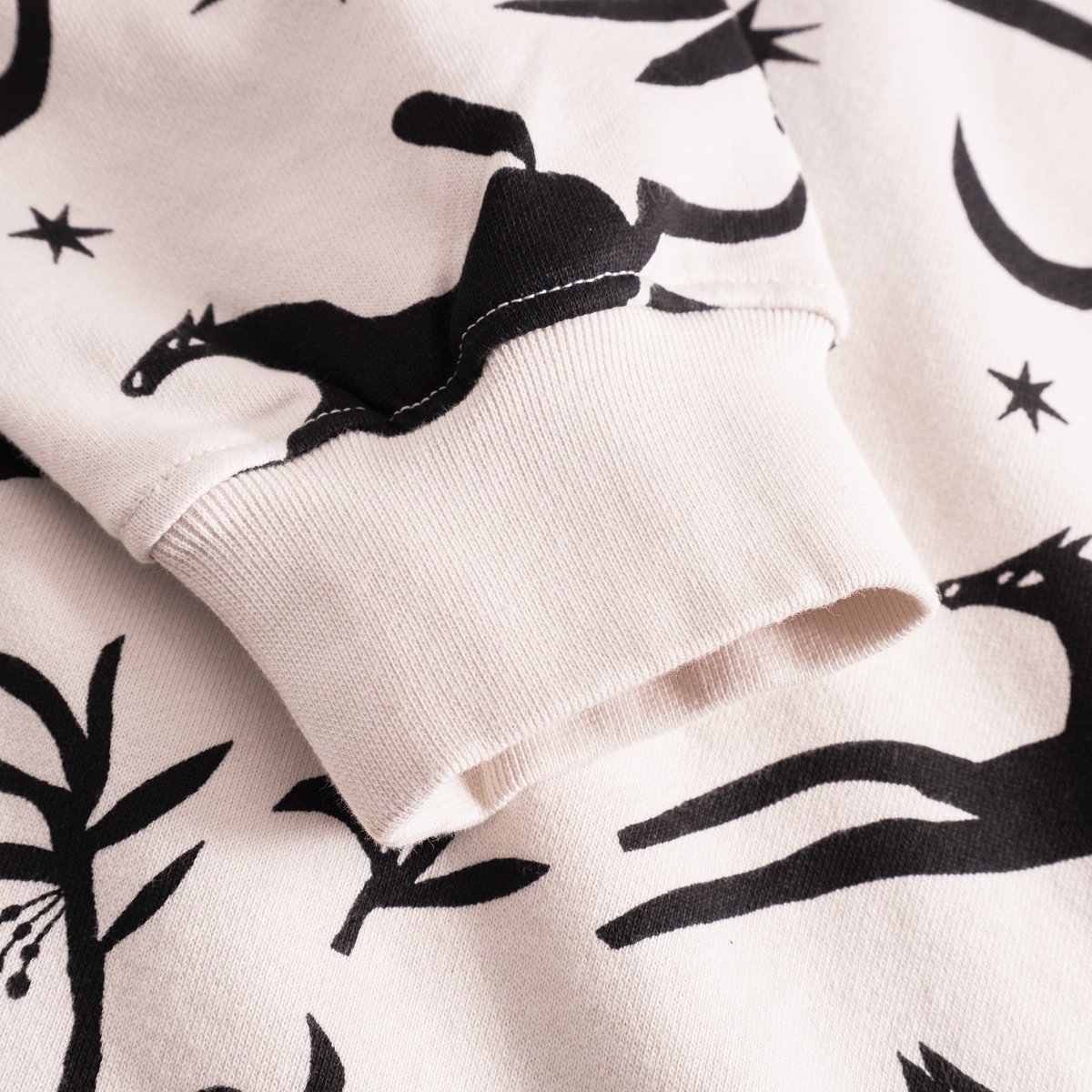 Sweatshirt Ystad Papercut Horses Oat White