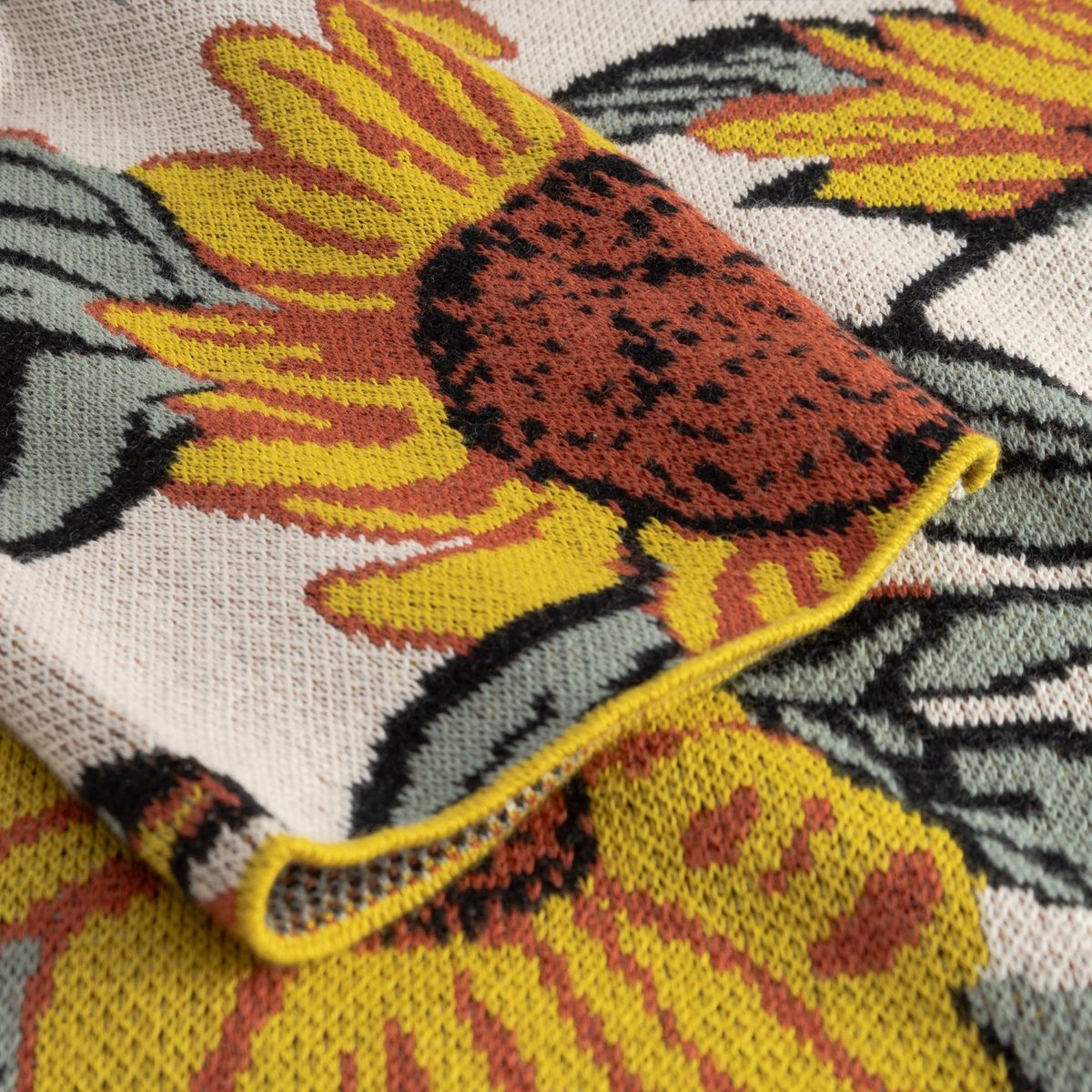 Sweater Limhamn Sunflower AOP Vanilla White