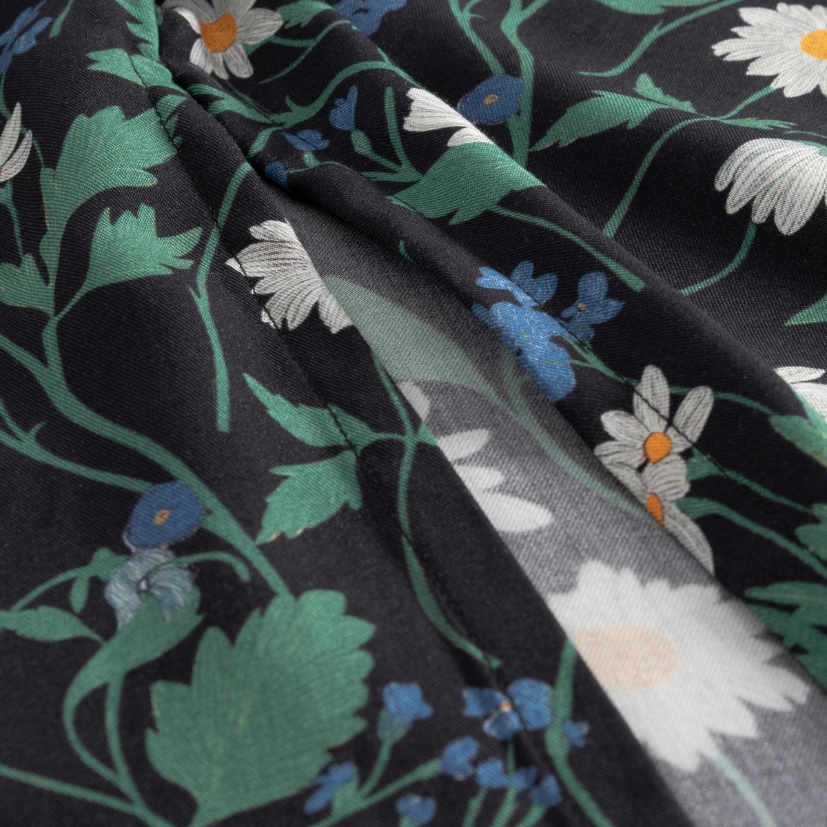 Skirt Viken Strawberry Field Black