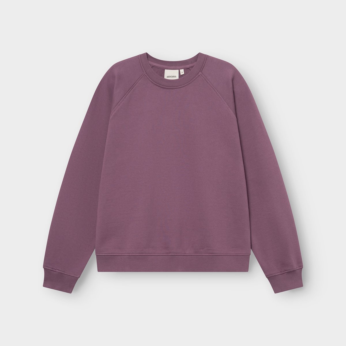 Front view of the women's Sweatshirt Ystad Base in Berry Purple, a classic and cozy wardrobe staple.