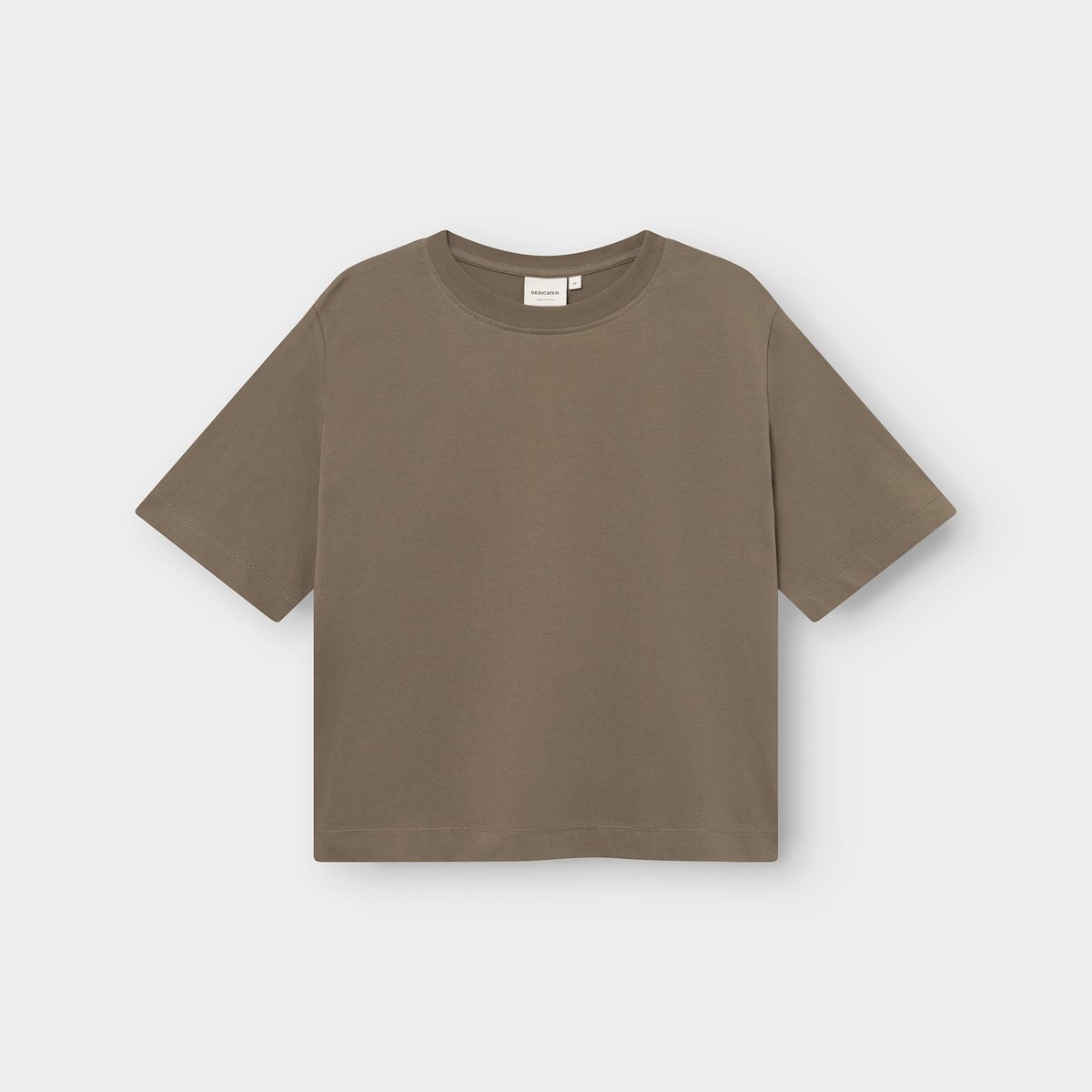 A flat lay of the women's relaxed-fit Vadstena Base t-shirt in Bungee Green.