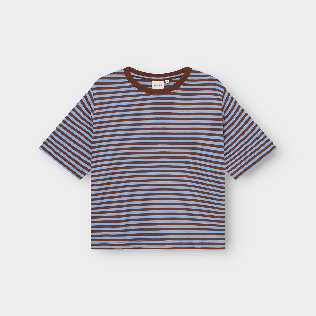Front view of the T-shirt Vadstena, featuring horizontal stripes in cappuccino brown and cornflower blue.