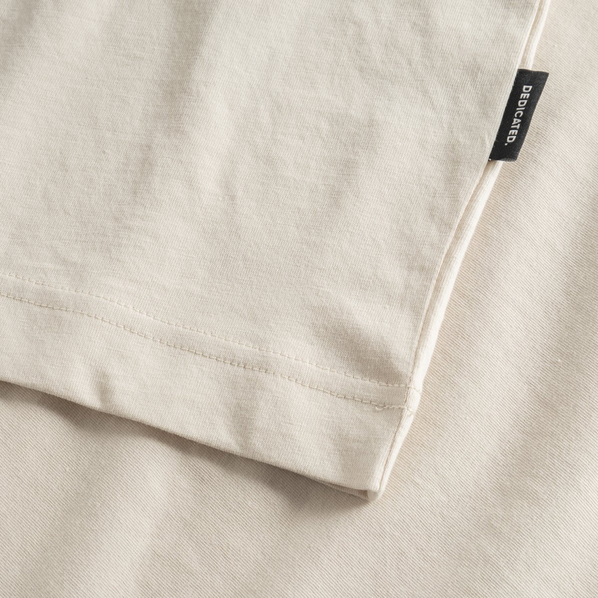 T-shirt Vadstena Curious Cat Oat White