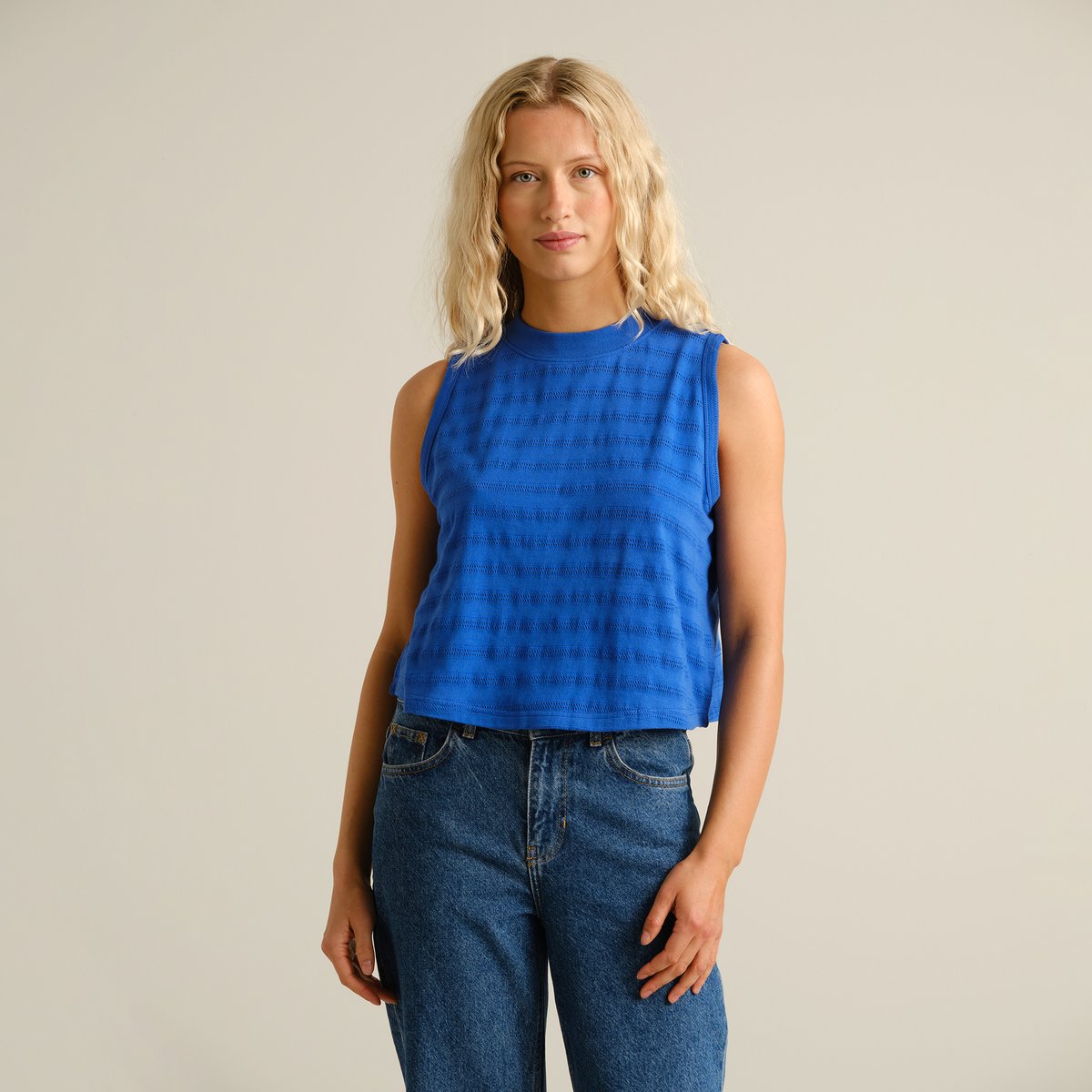Top Namsos Lace Dazzling Blue