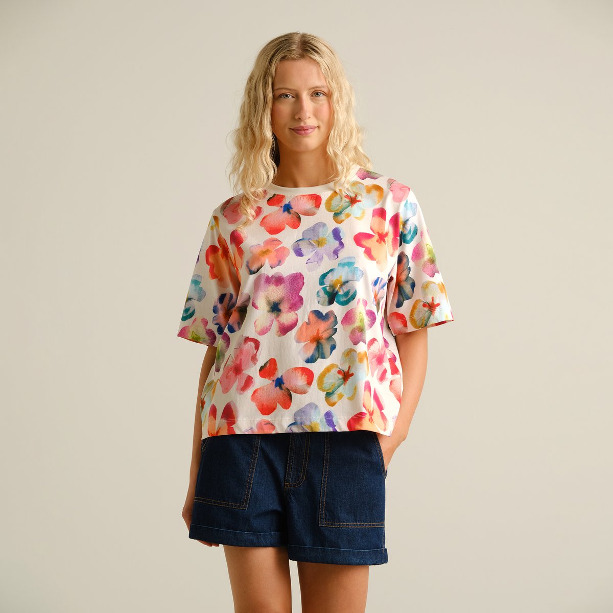 T-shirt Vadstena Flower Cut Egg White
