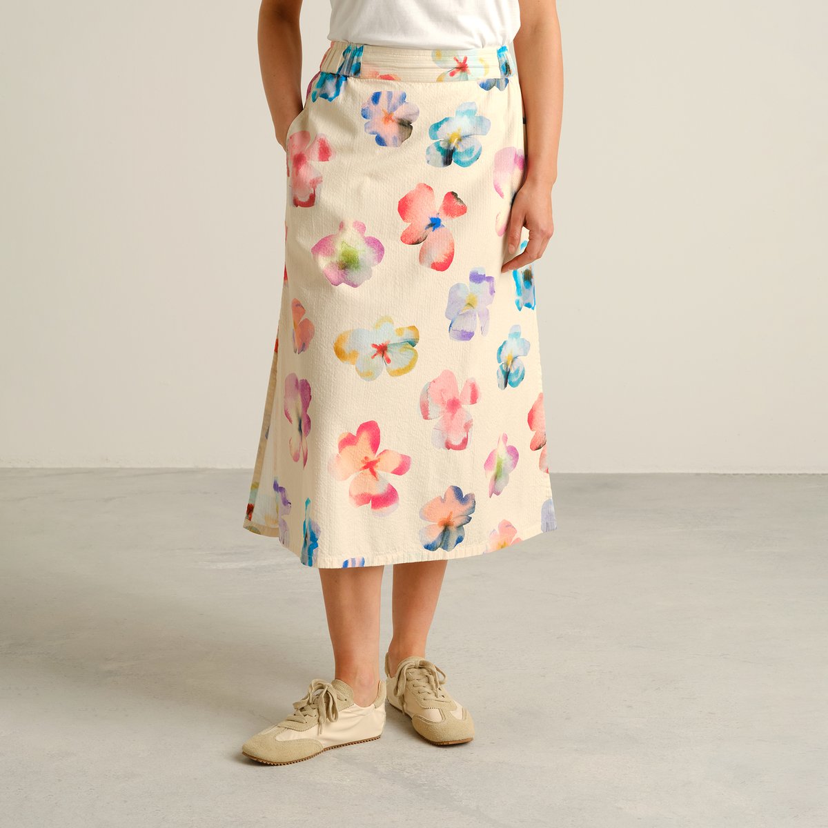 Skirt Viken Flower Cut Egg White