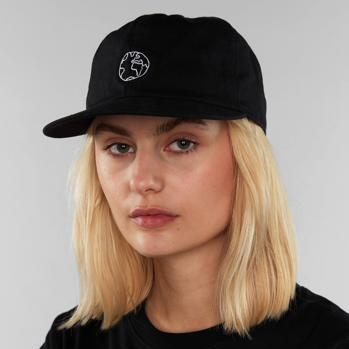 Unconstructed Cap Globe Black