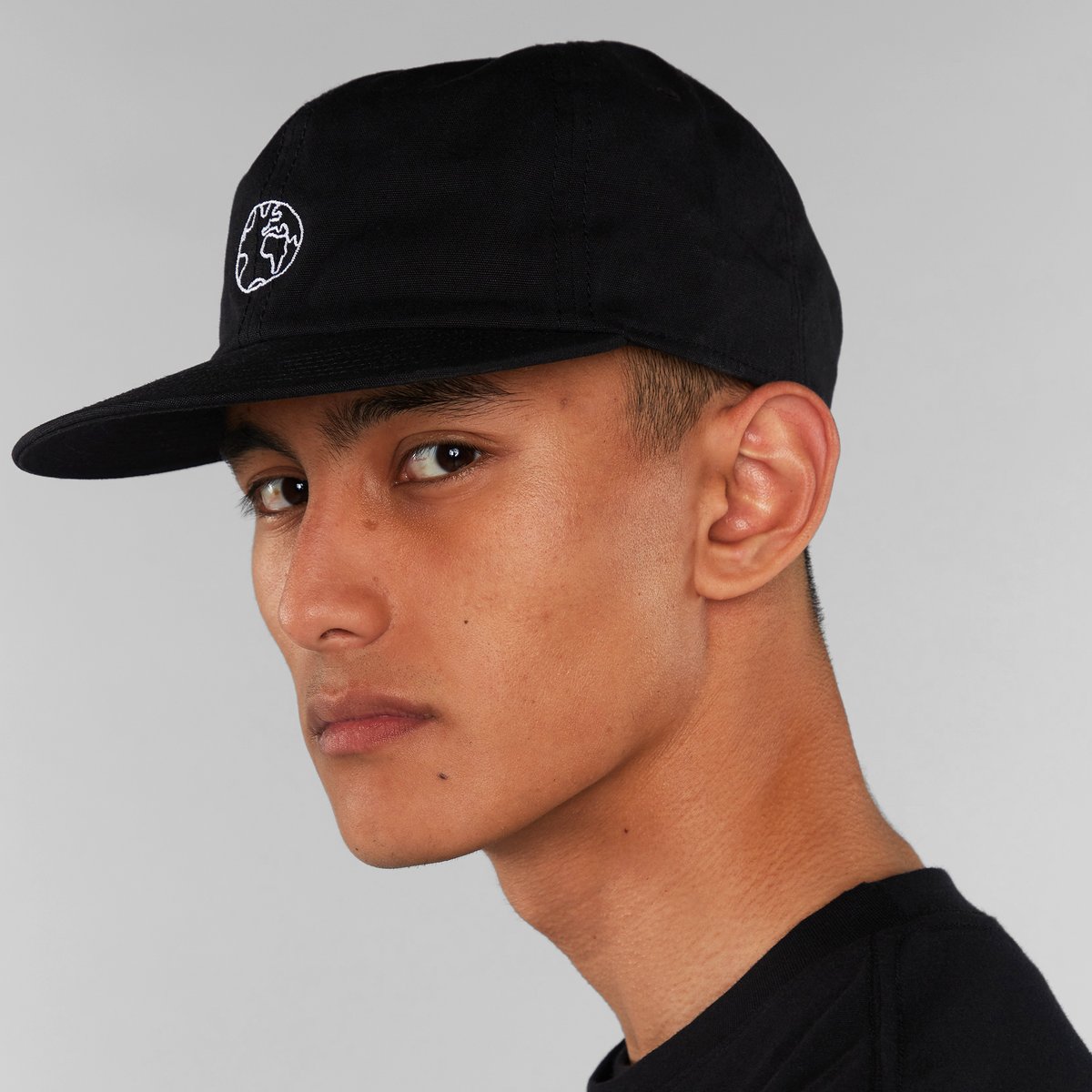 Unconstructed Cap Globe Black