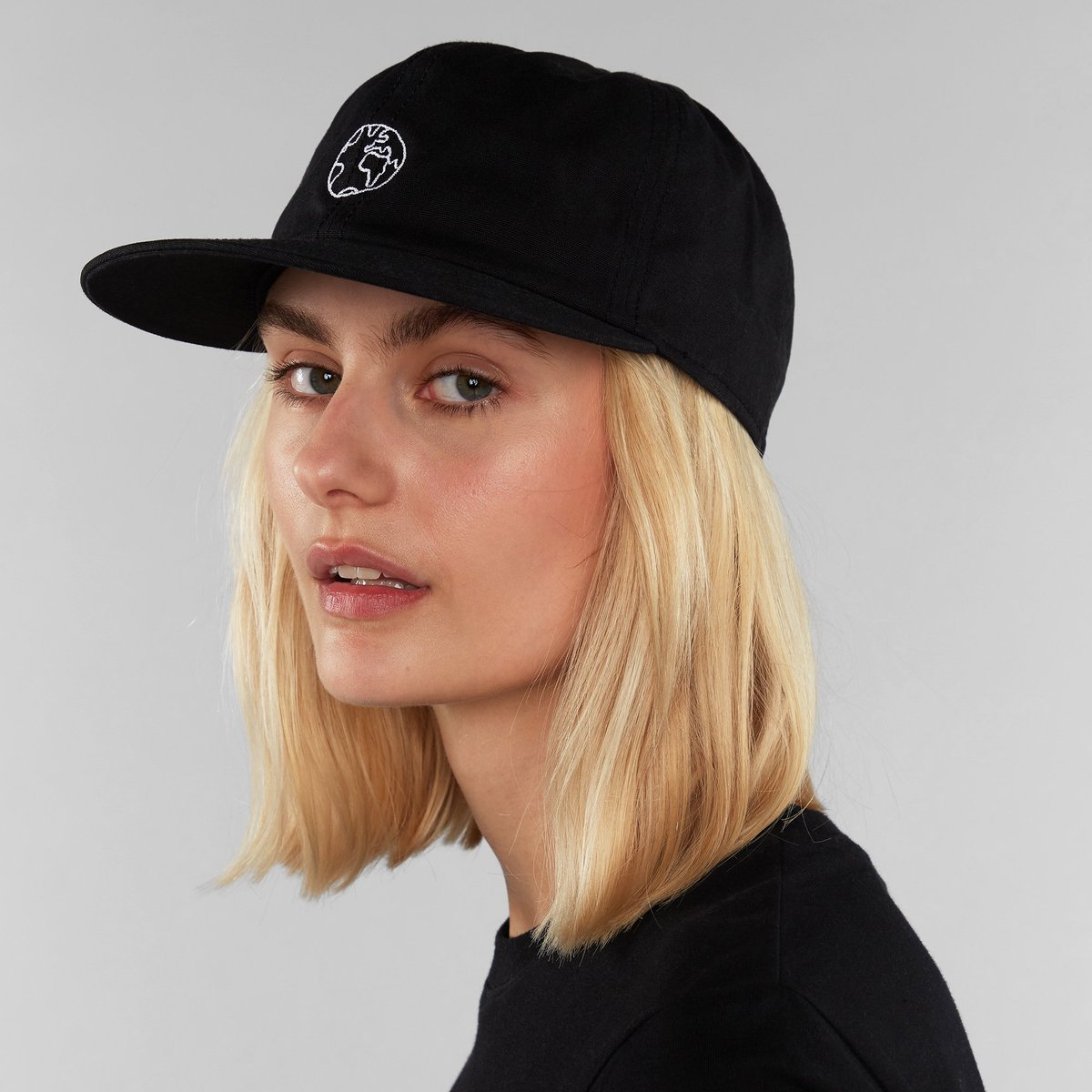 Unconstructed Cap Globe Black