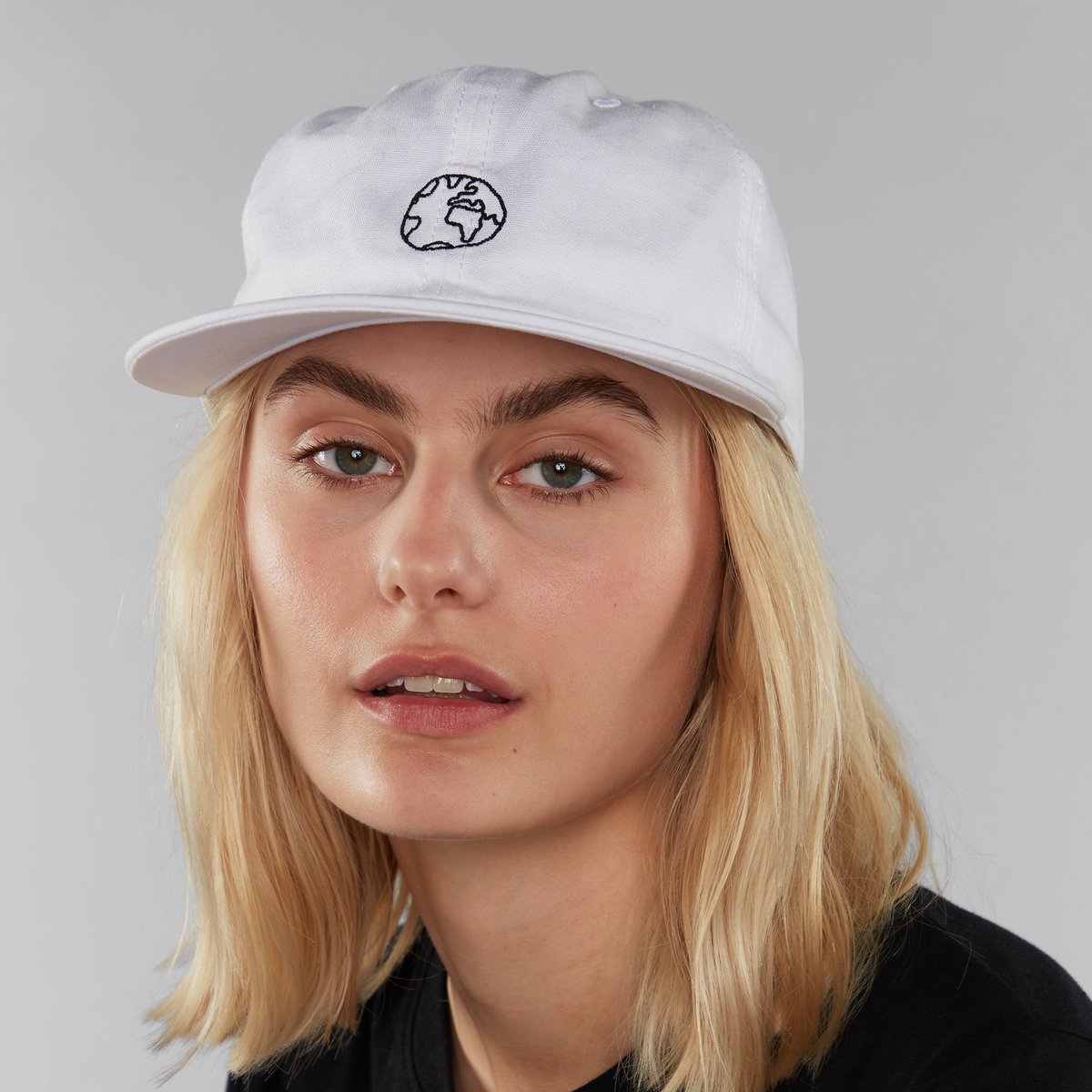 Unconstructed Cap Globe White