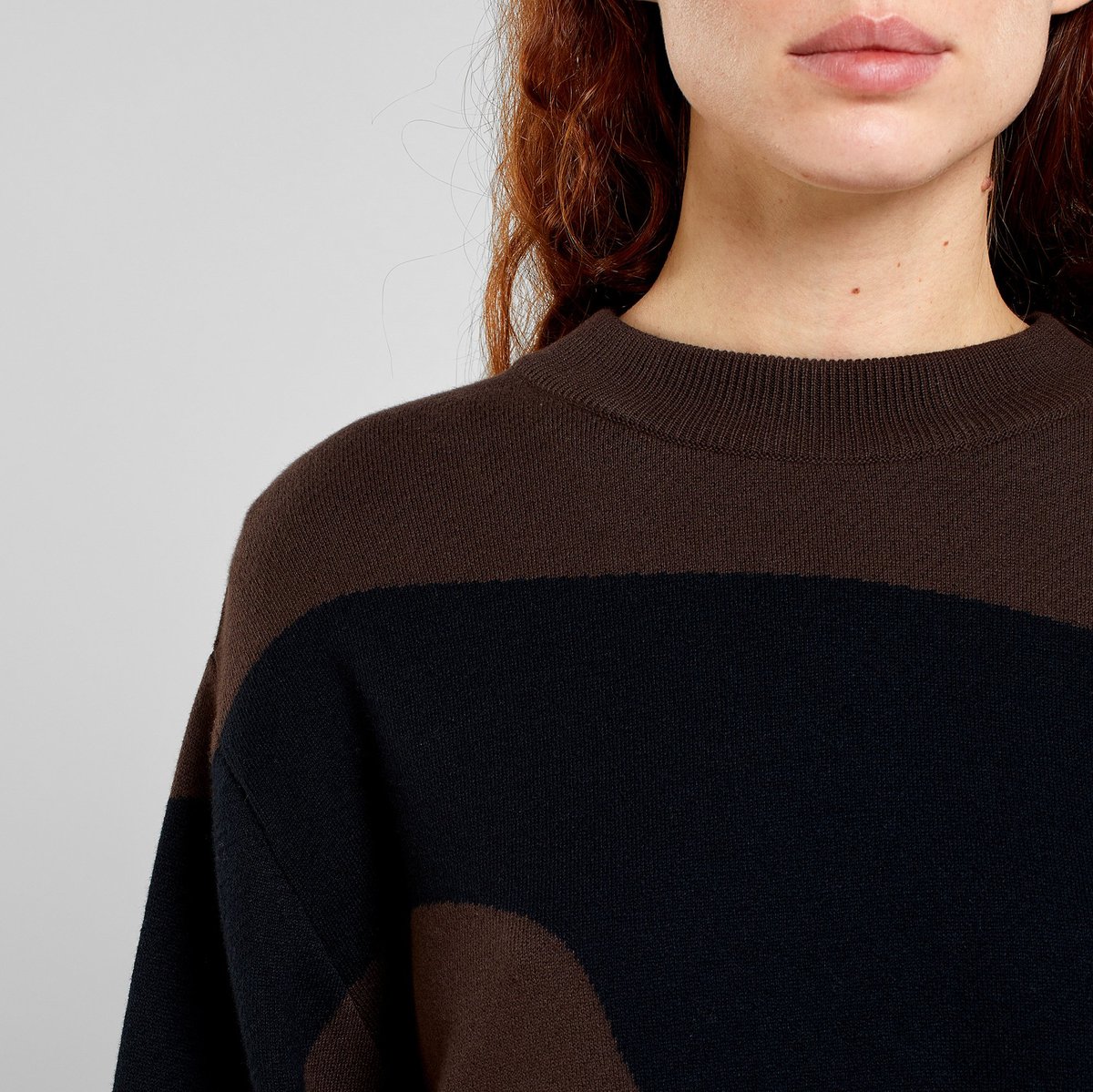 Sweater Limhamn Flowy Block Black/Coffee Brown