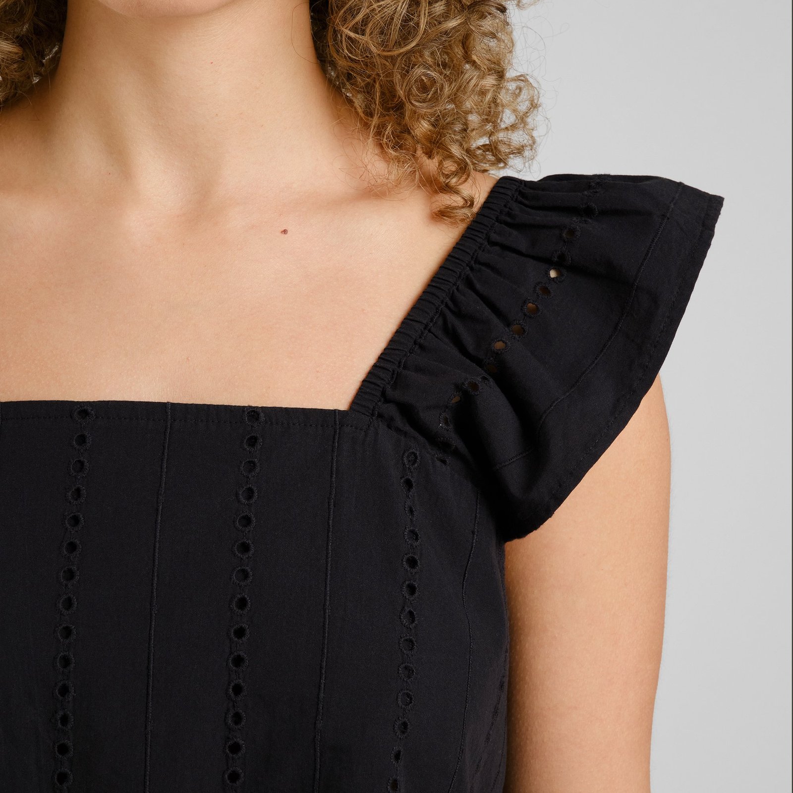 Top Furusund Schiffli Black