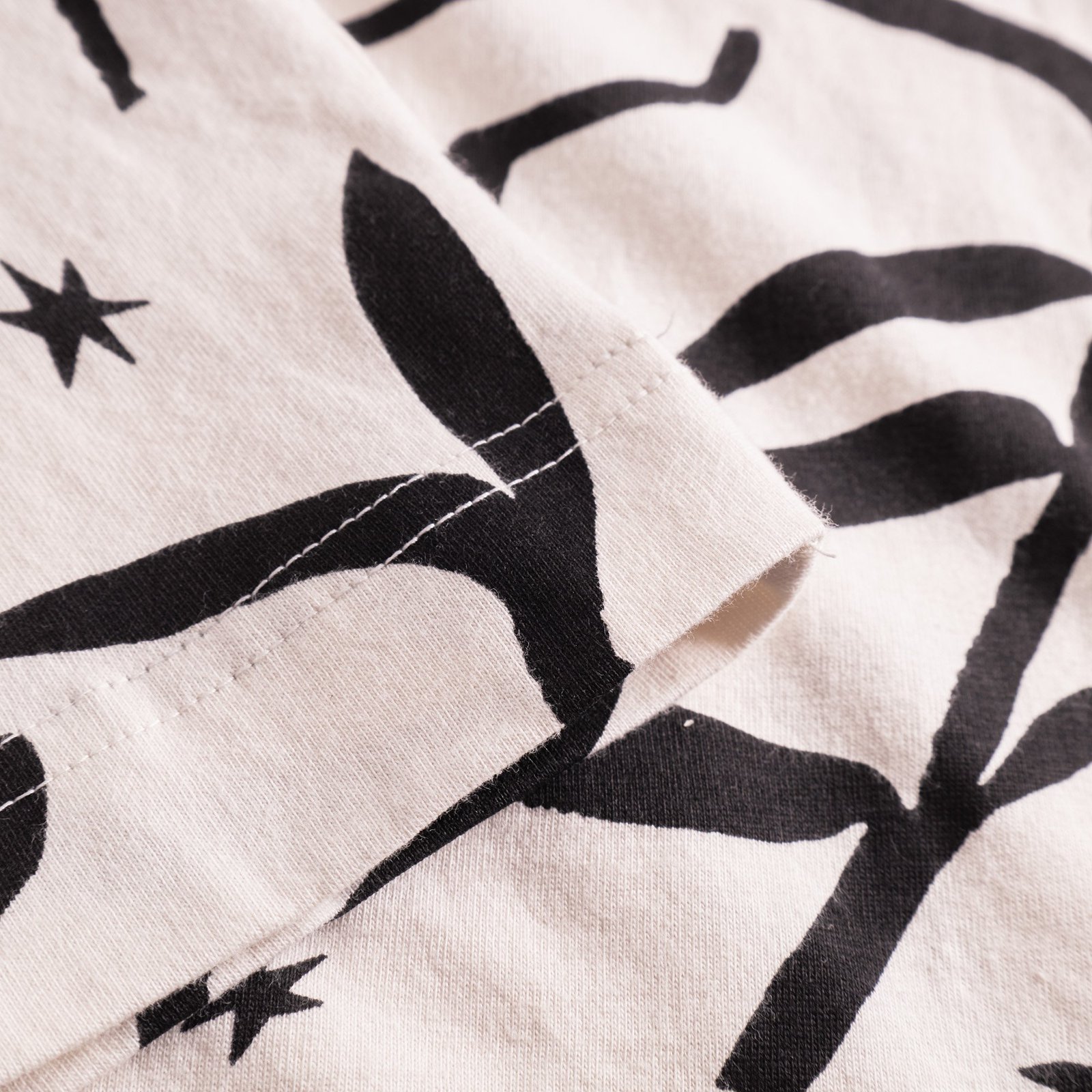 T-shirt Vadstena Papercut Horses Oat White