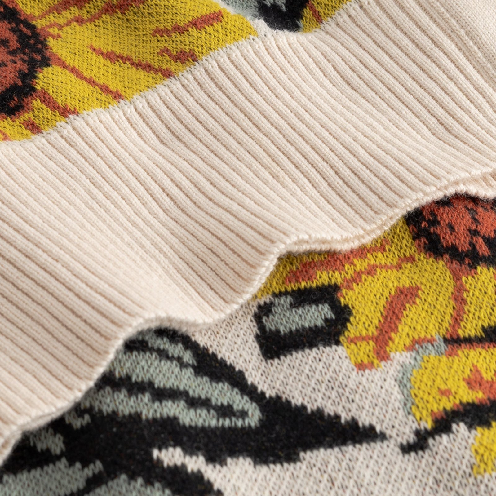 Cardigan Kanan Sunflower AOP Vanilla White