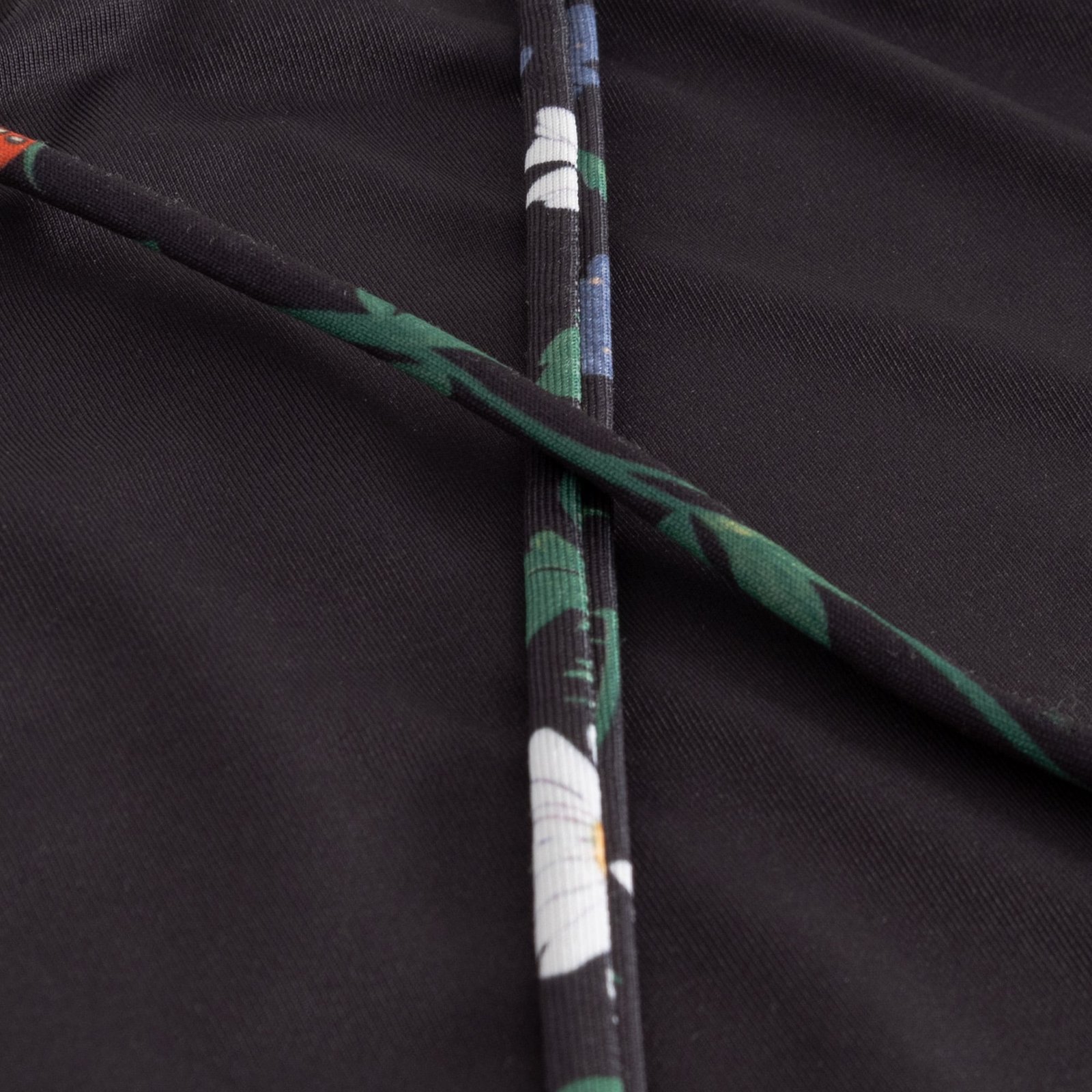 Bikini Top Orust Strawberry Field Black