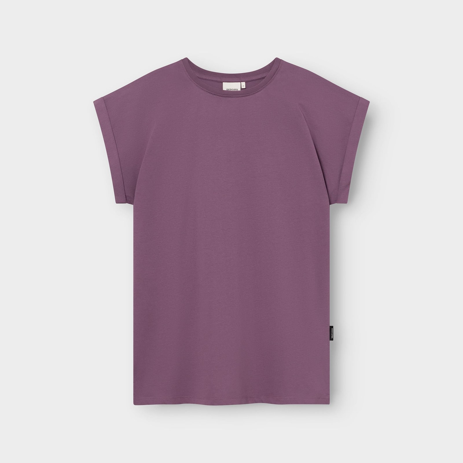 The women's Visby Base t-shirt in Berry Purple, laid flat to show off its folded sleeves and slim silhouette.