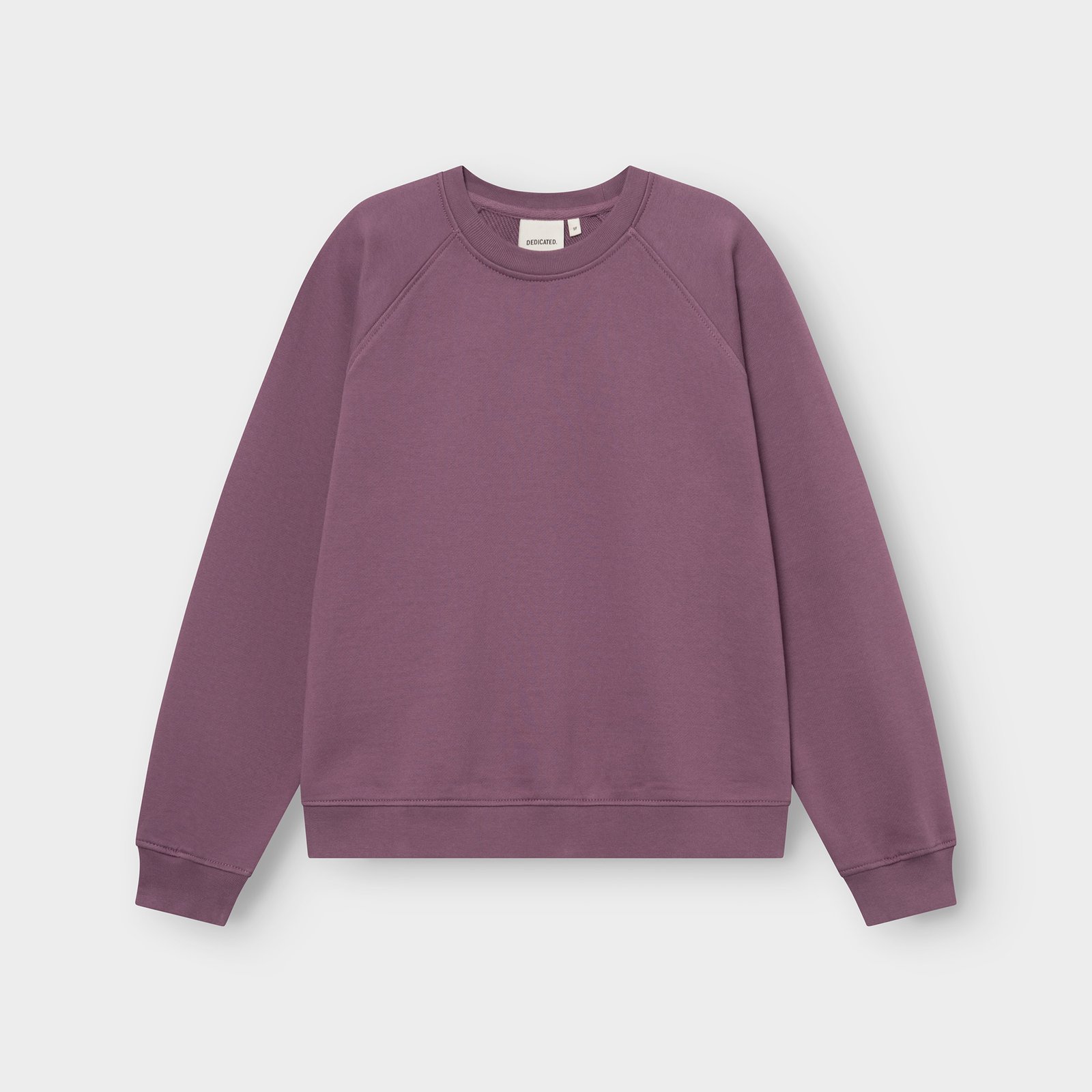 Front view of the women's Sweatshirt Ystad Base in Berry Purple, a classic and cozy wardrobe staple.
