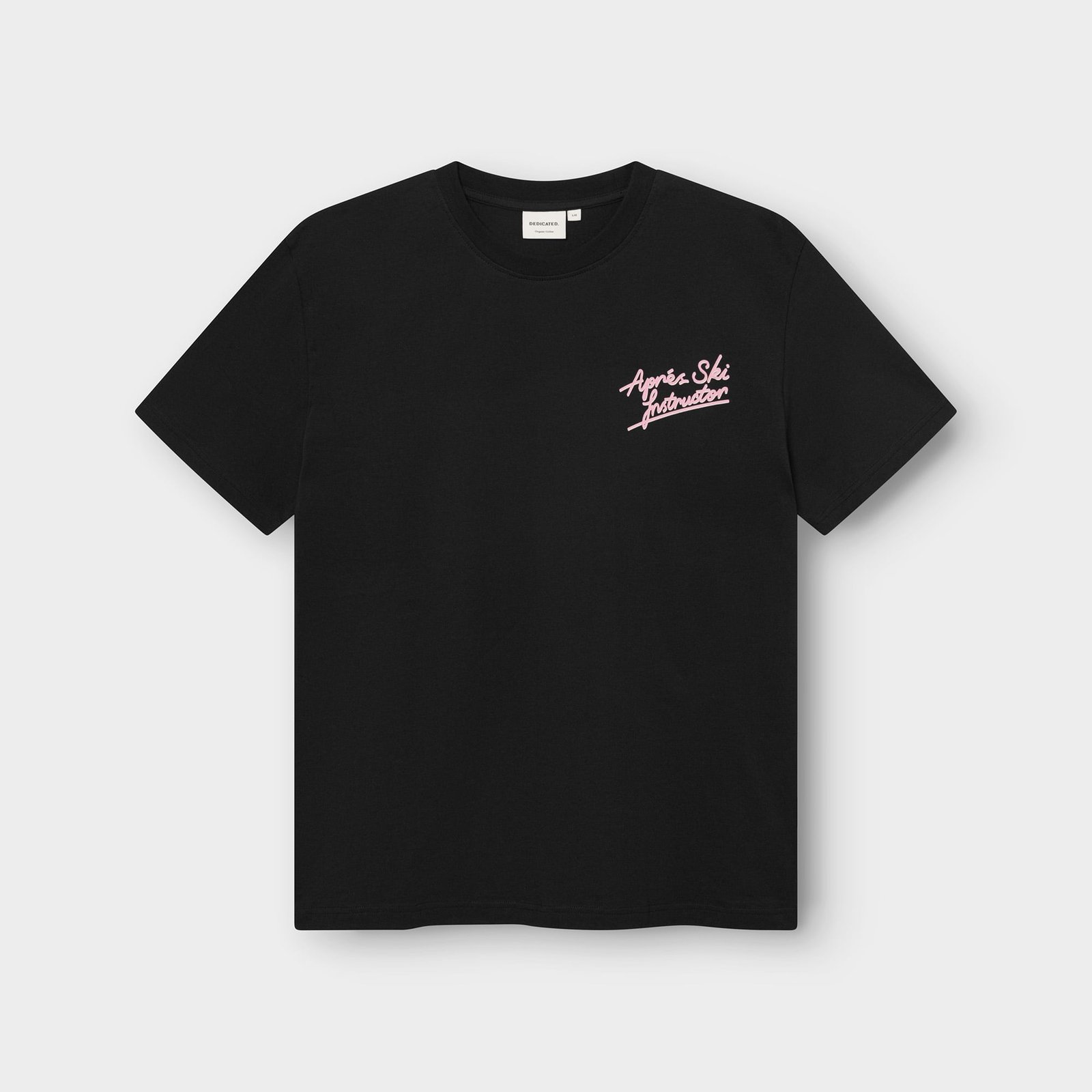 Packshot of the black Stockholm T-shirt, featuring the 'Après Ski Instructor' text in pink on the chest.