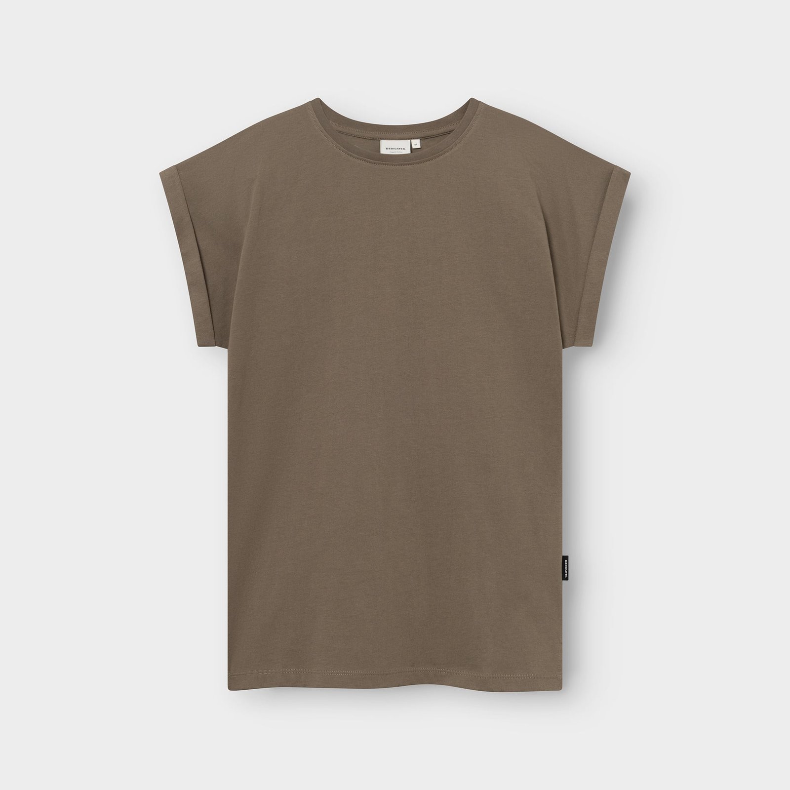 A flat lay of the women's T-shirt Visby Base in Bungee Green, featuring its classic crew neck and folded short sleeves.